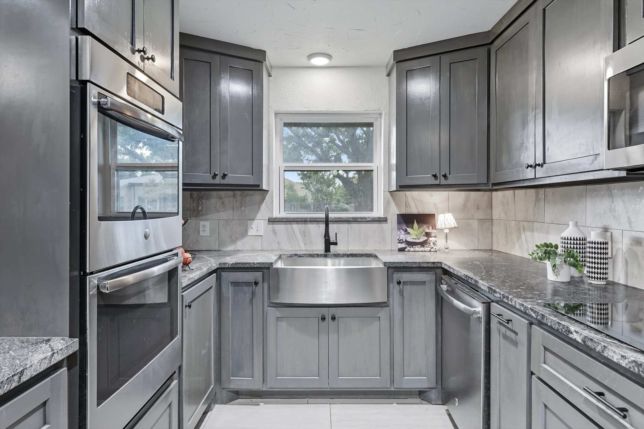 2901 Crow Valley Trail