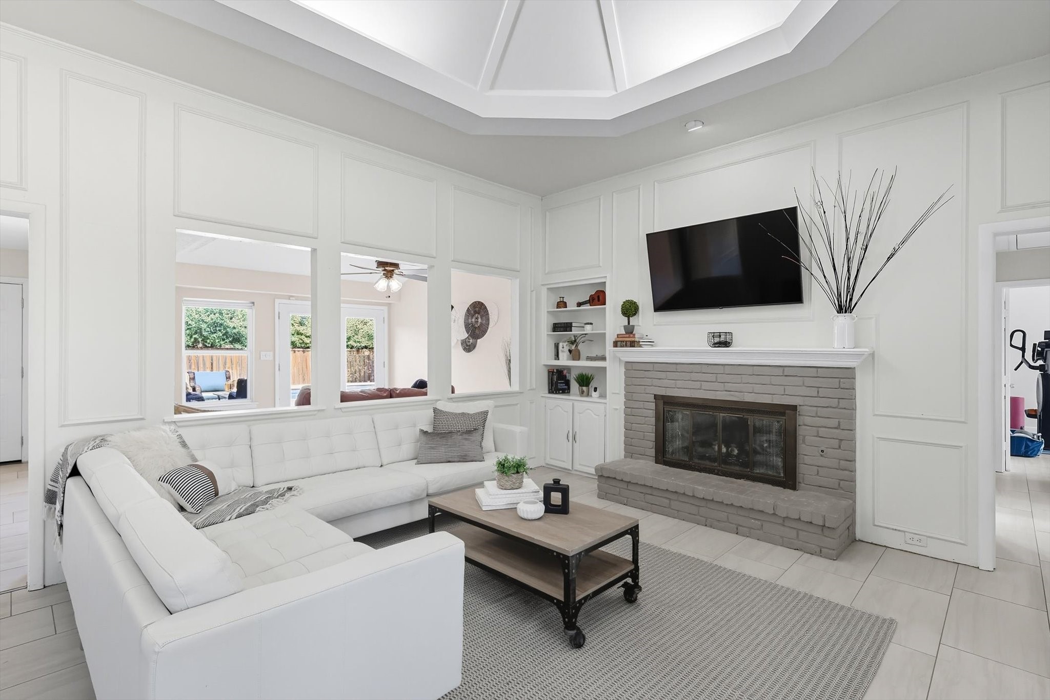 2901 Crow Valley Trail
