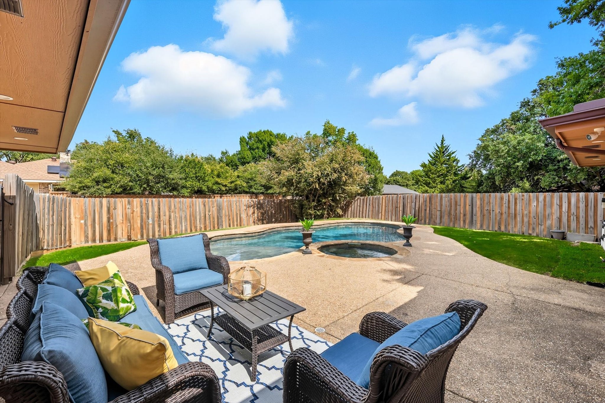 2901 Crow Valley Trail