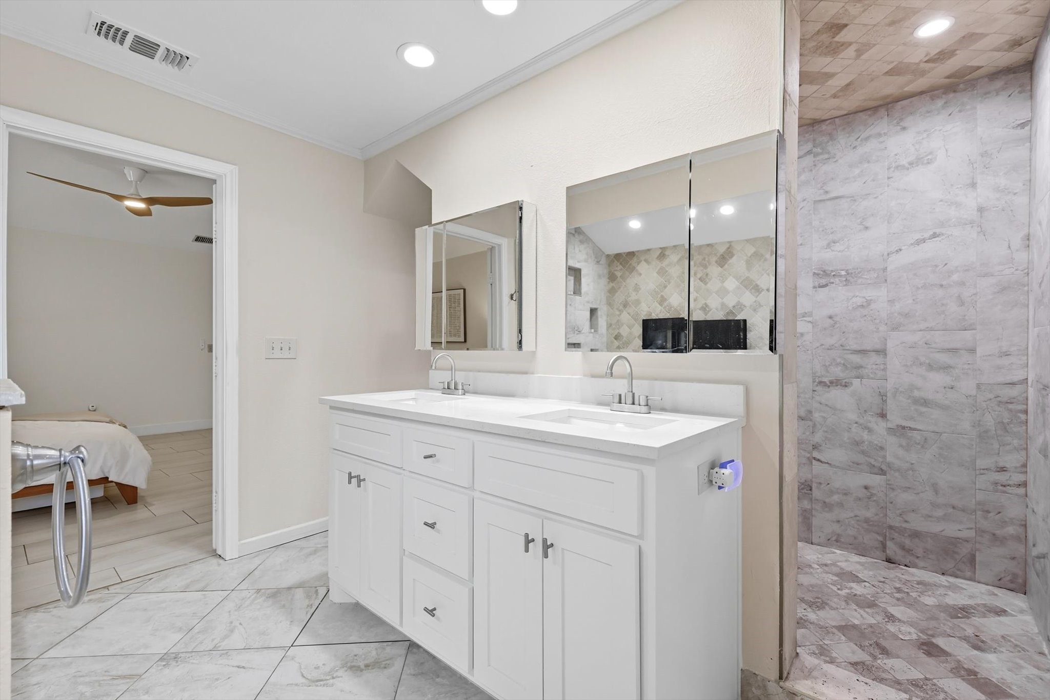 2901 Crow Valley Trail