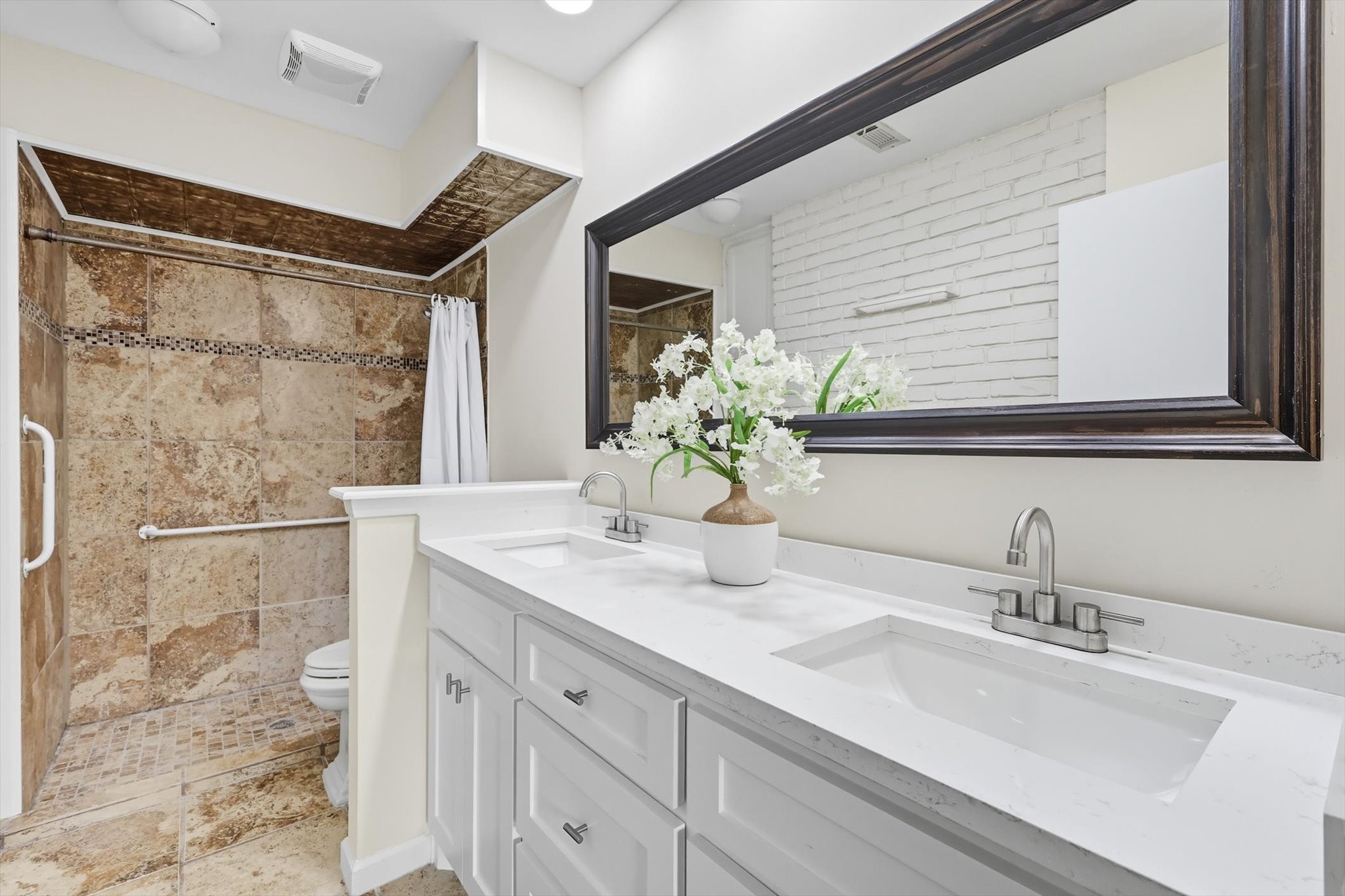 2901 Crow Valley Trail