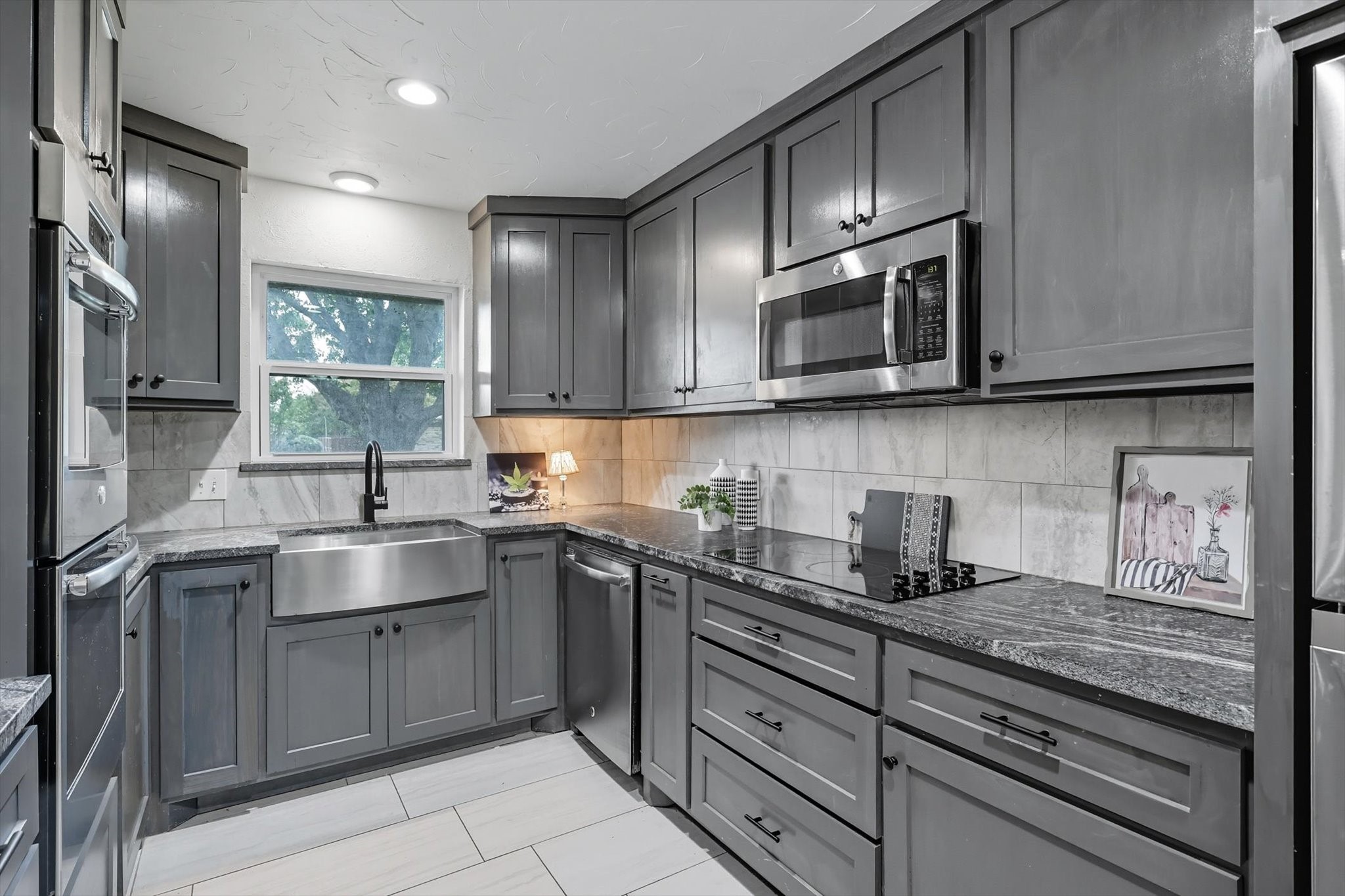 2901 Crow Valley Trail
