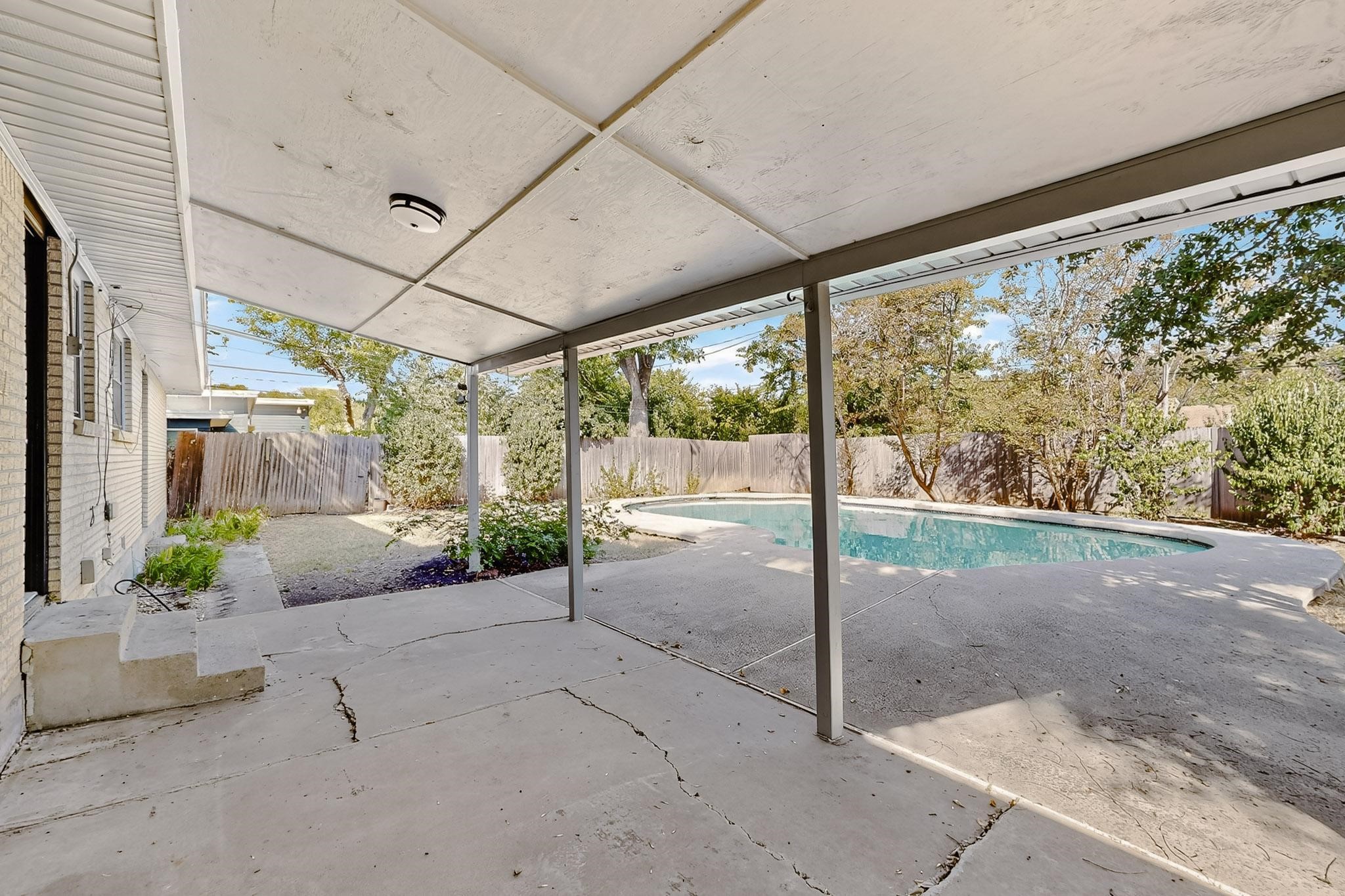 3516 London Lane