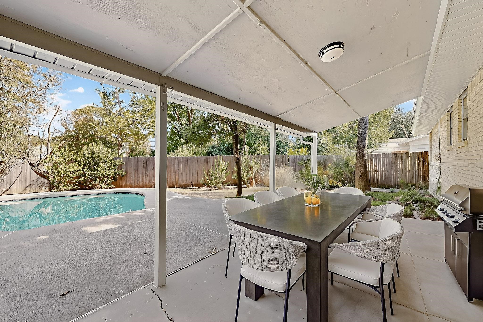 3516 London Lane
