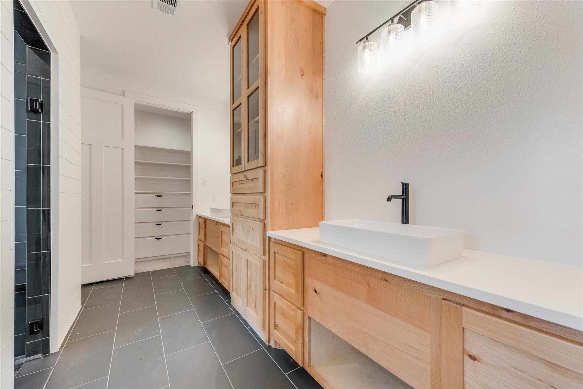 1001 Devoss Court