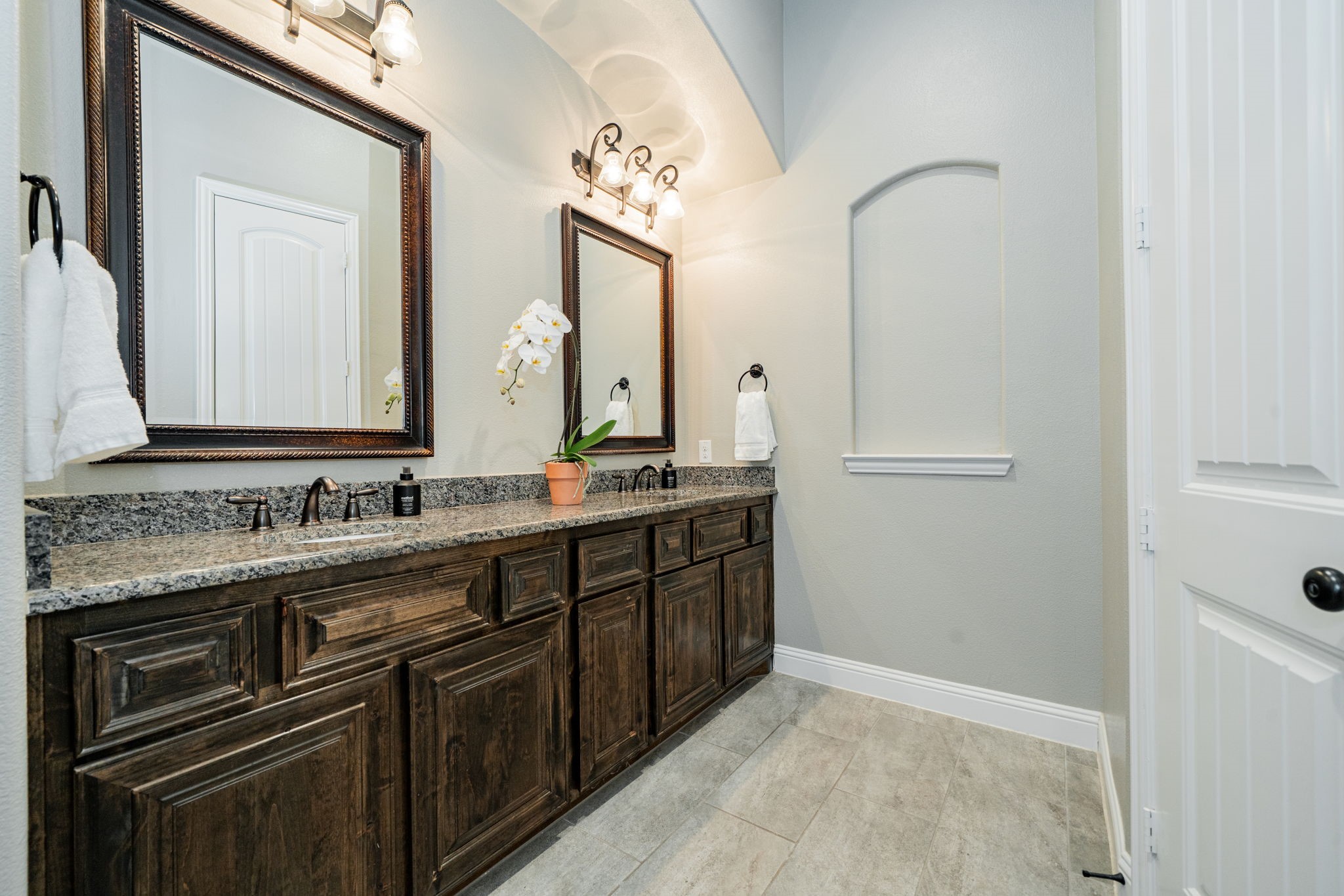 1001 Amber Knoll Drive