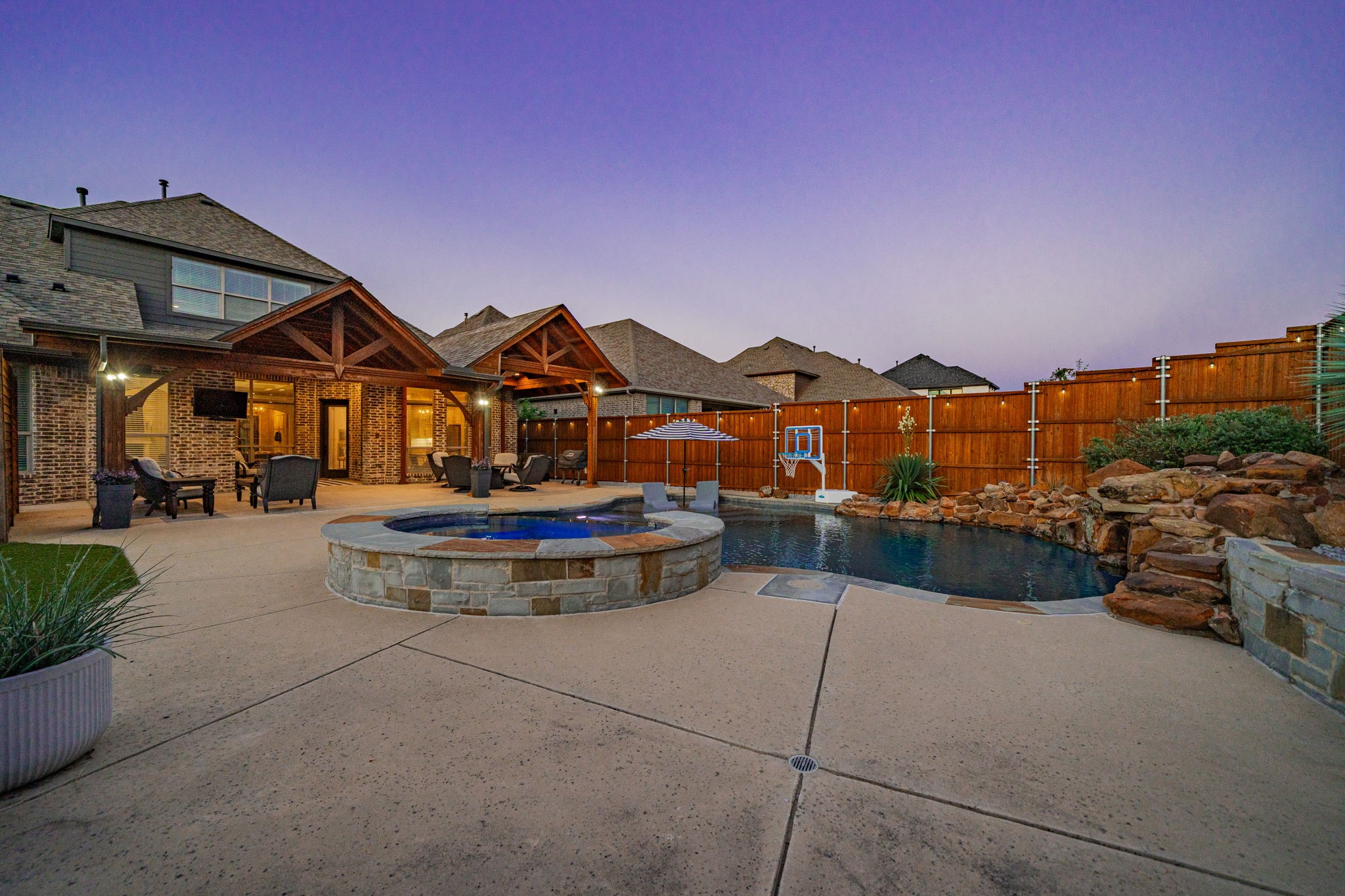 1001 Amber Knoll Drive