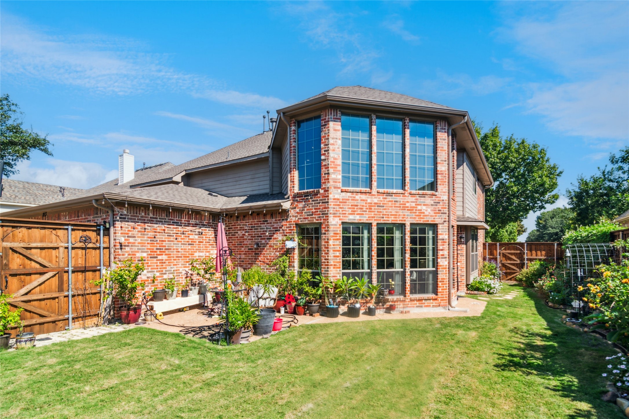 8113 Sutherland Lane