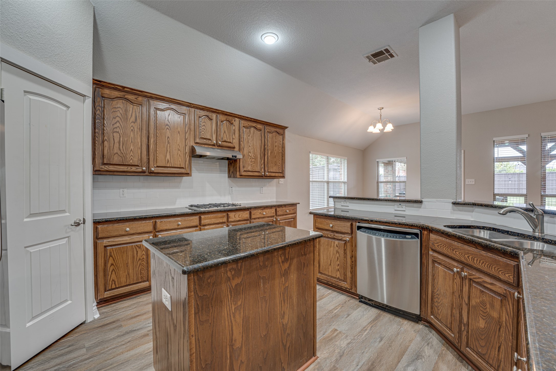 5616 Chateau Drive