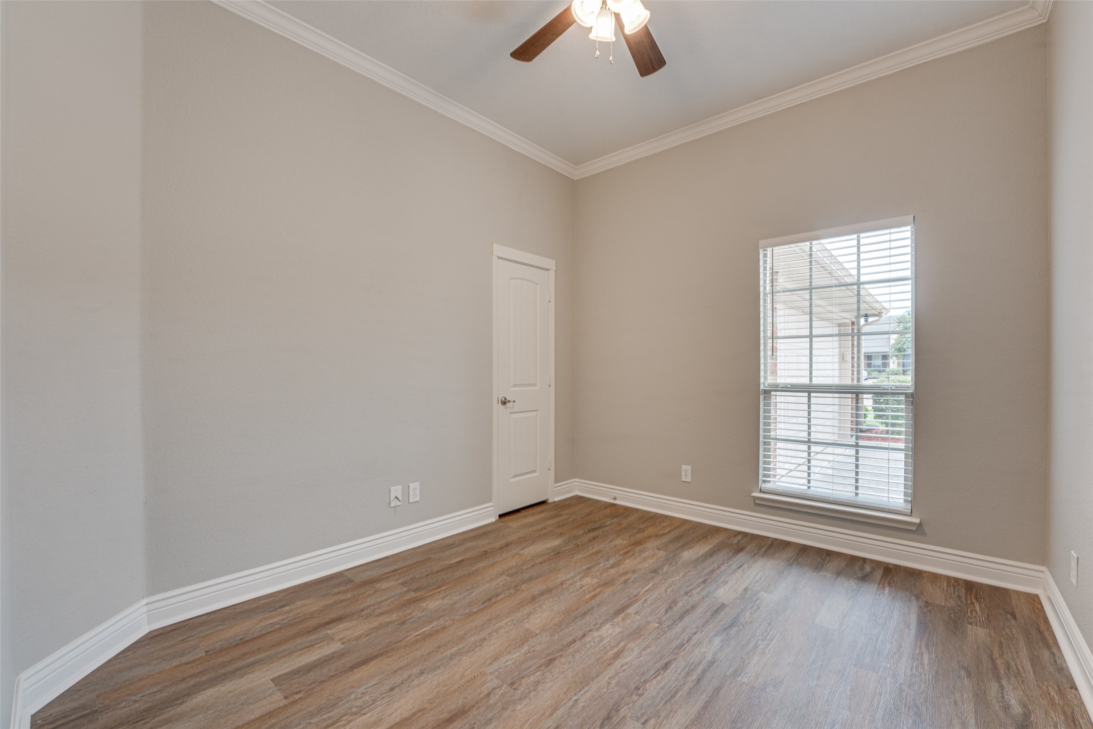5616 Chateau Drive