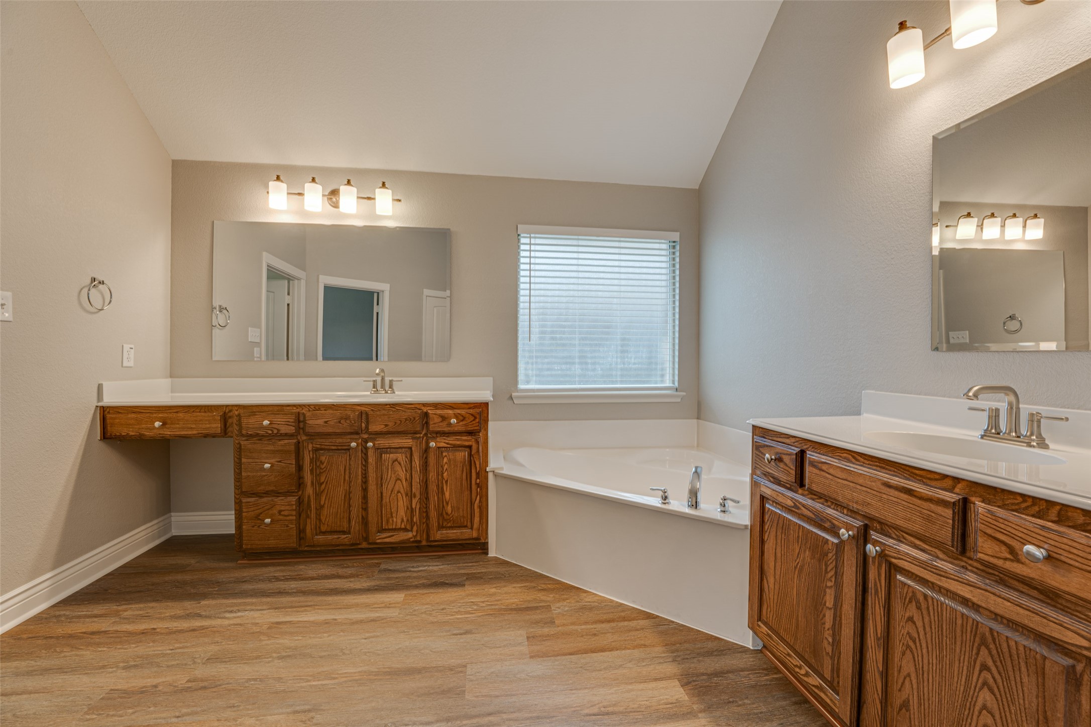 5616 Chateau Drive