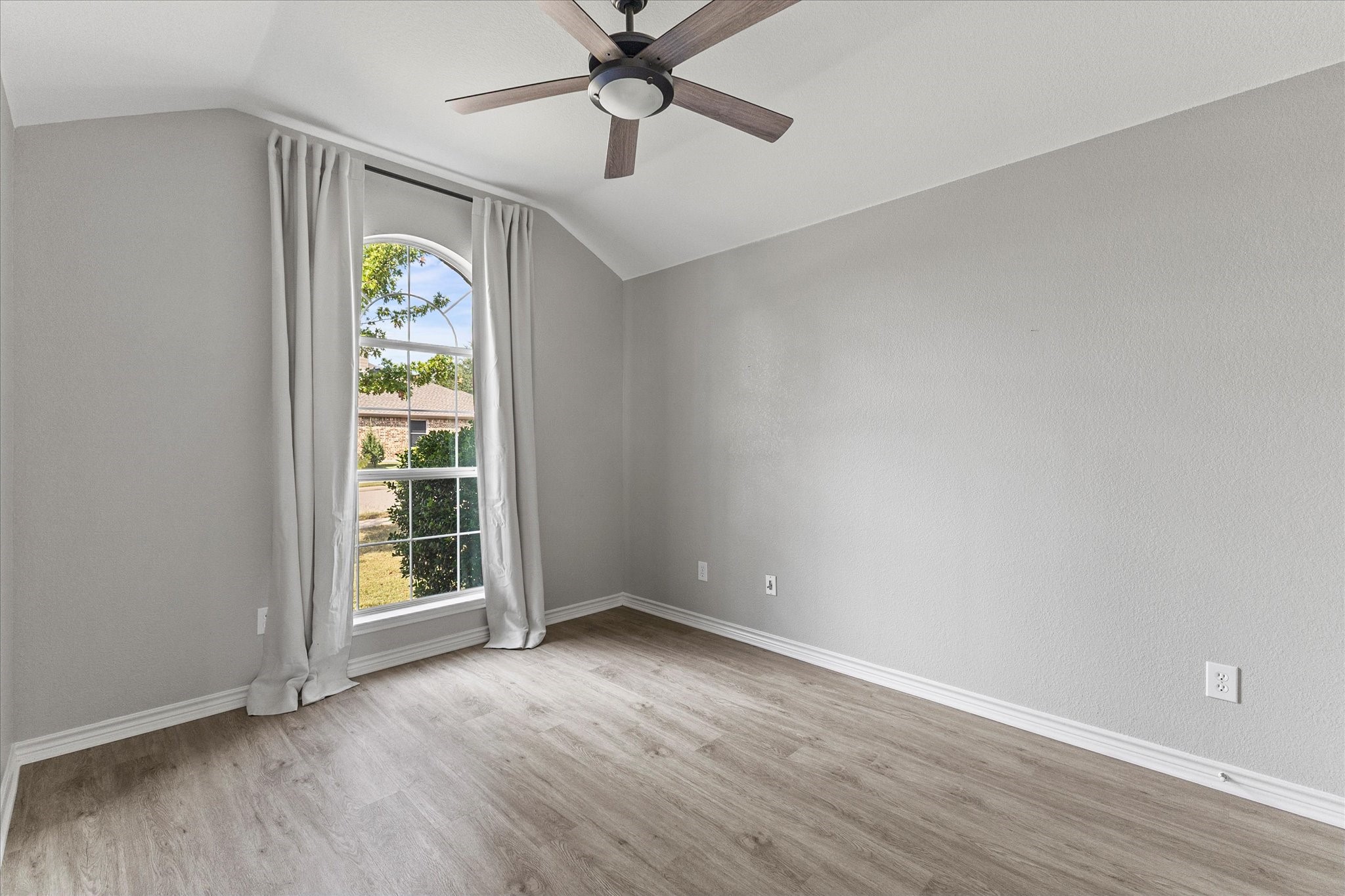 1142 HIDDEN LAKES WAY Drive