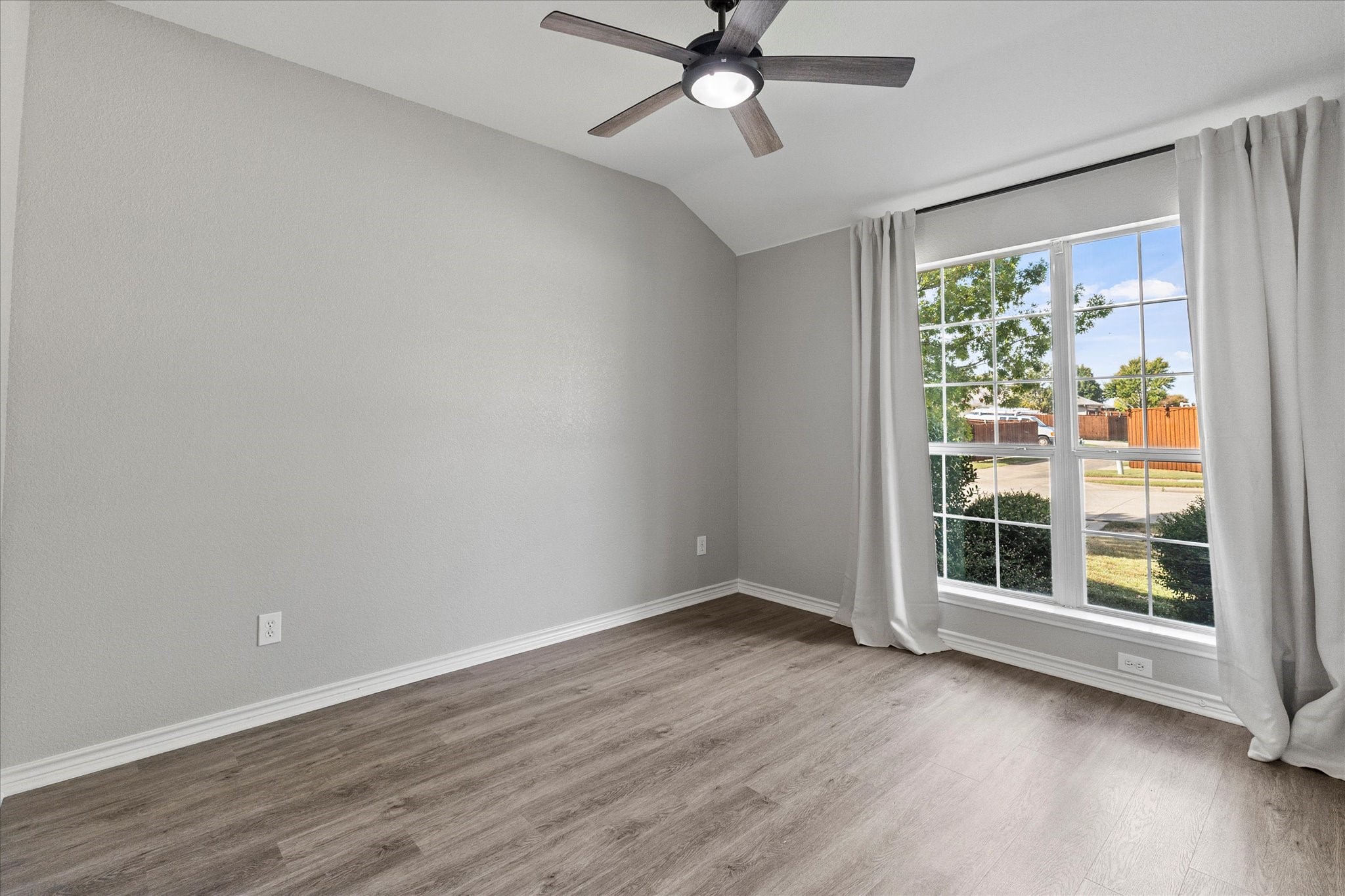 1142 HIDDEN LAKES WAY Drive