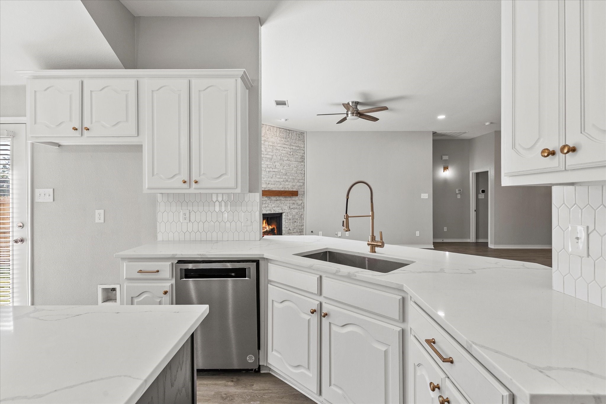 1142 HIDDEN LAKES WAY Drive