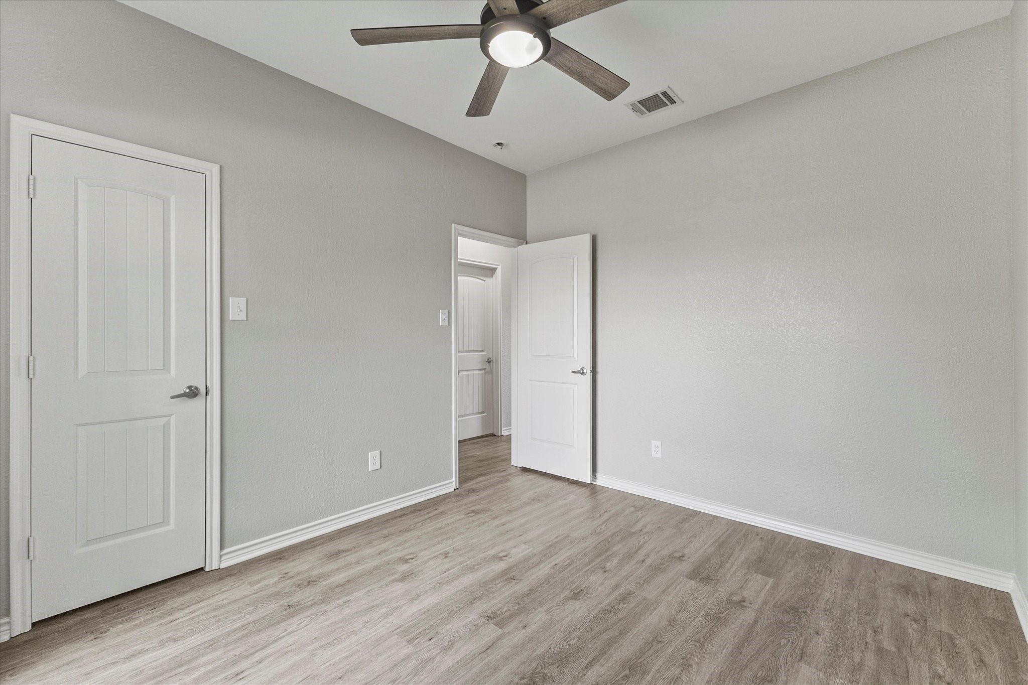 1142 HIDDEN LAKES WAY Drive