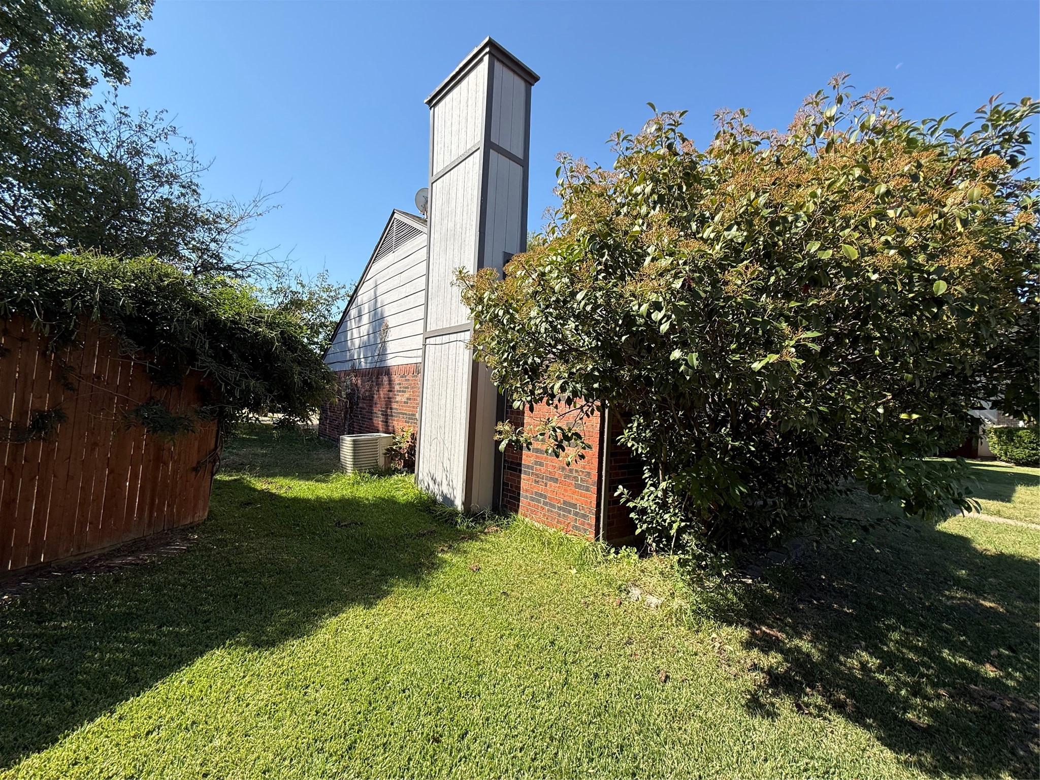 2301 Sweetbriar Court