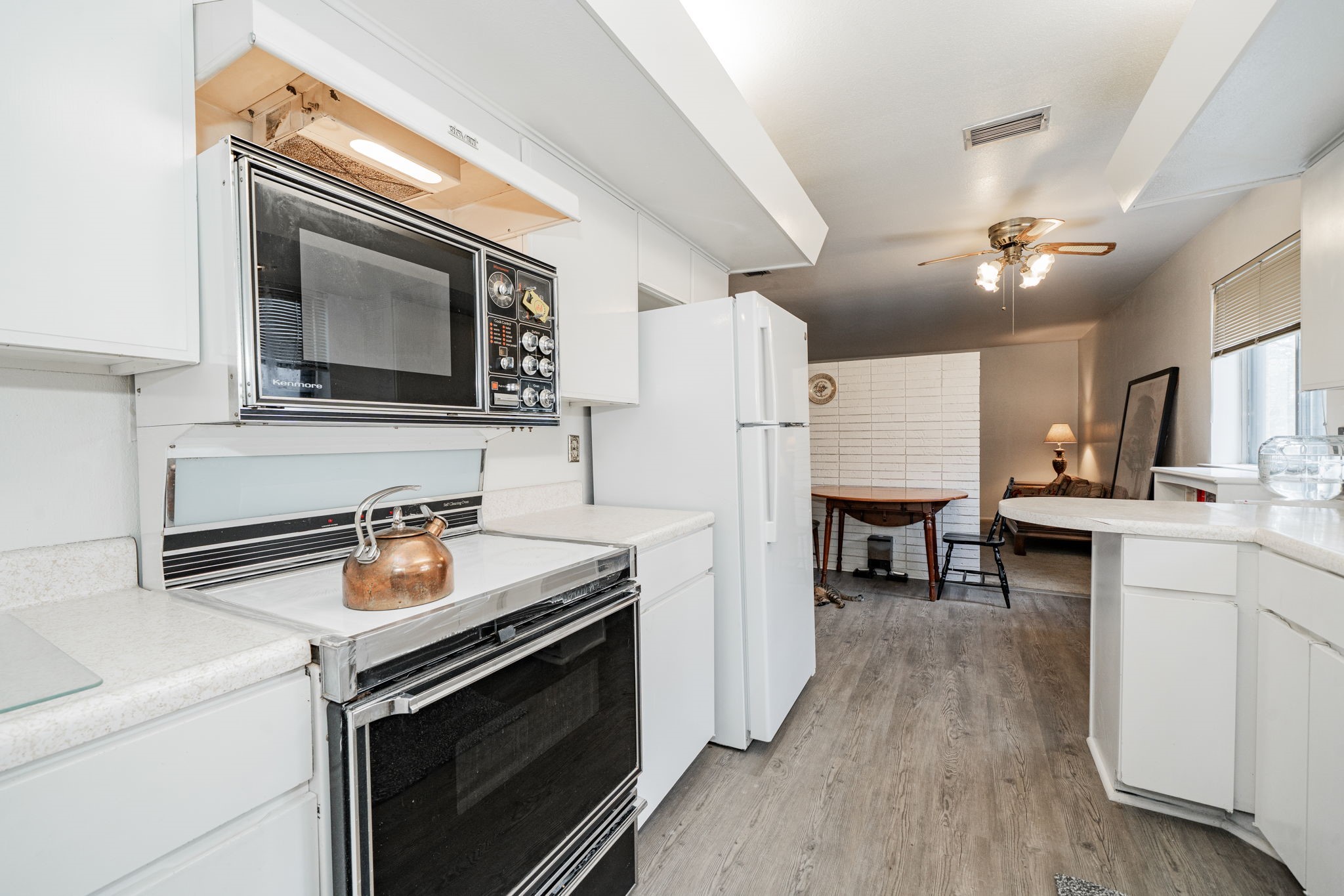 1759 Gross Road