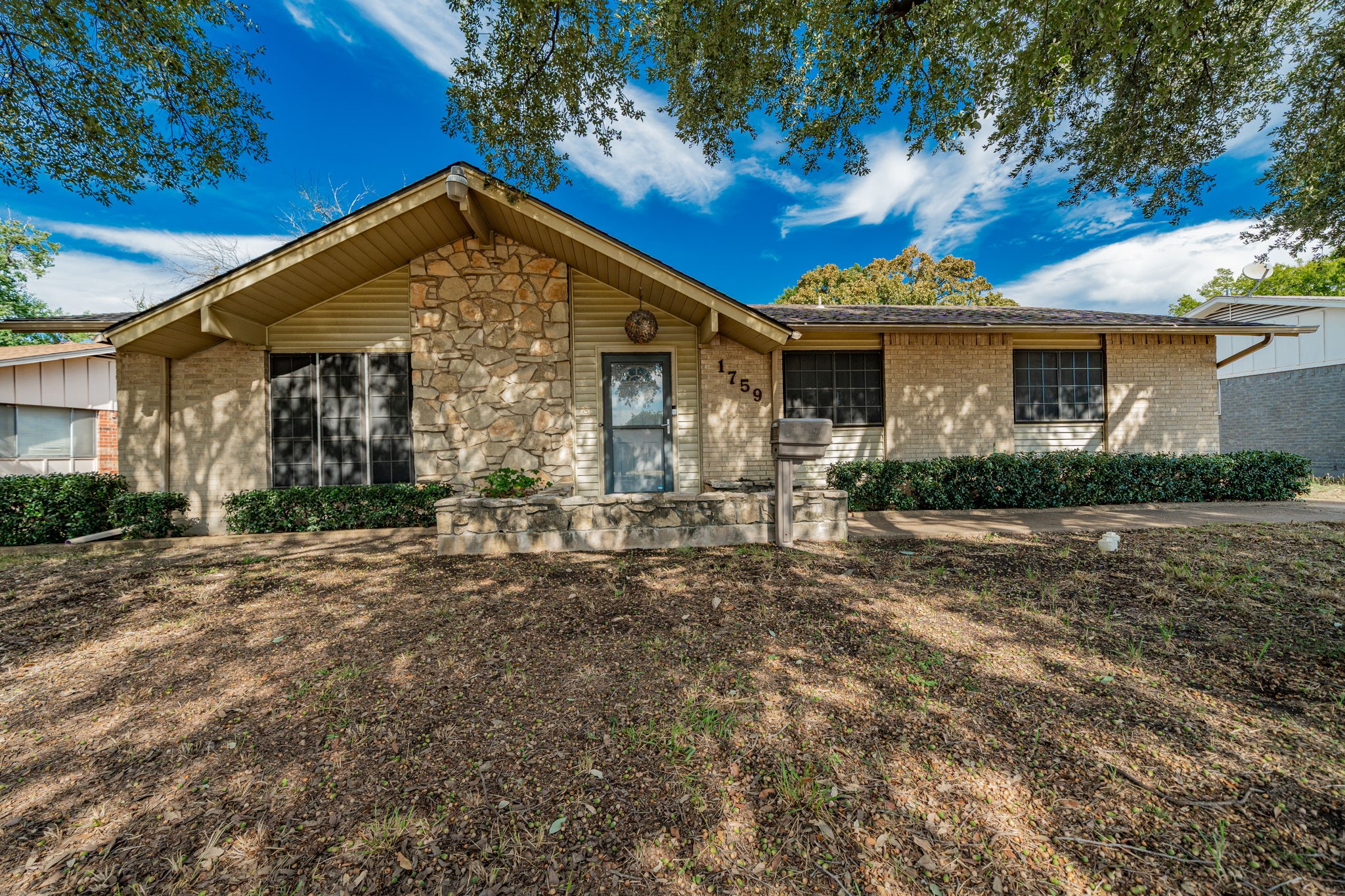 1759 Gross Road