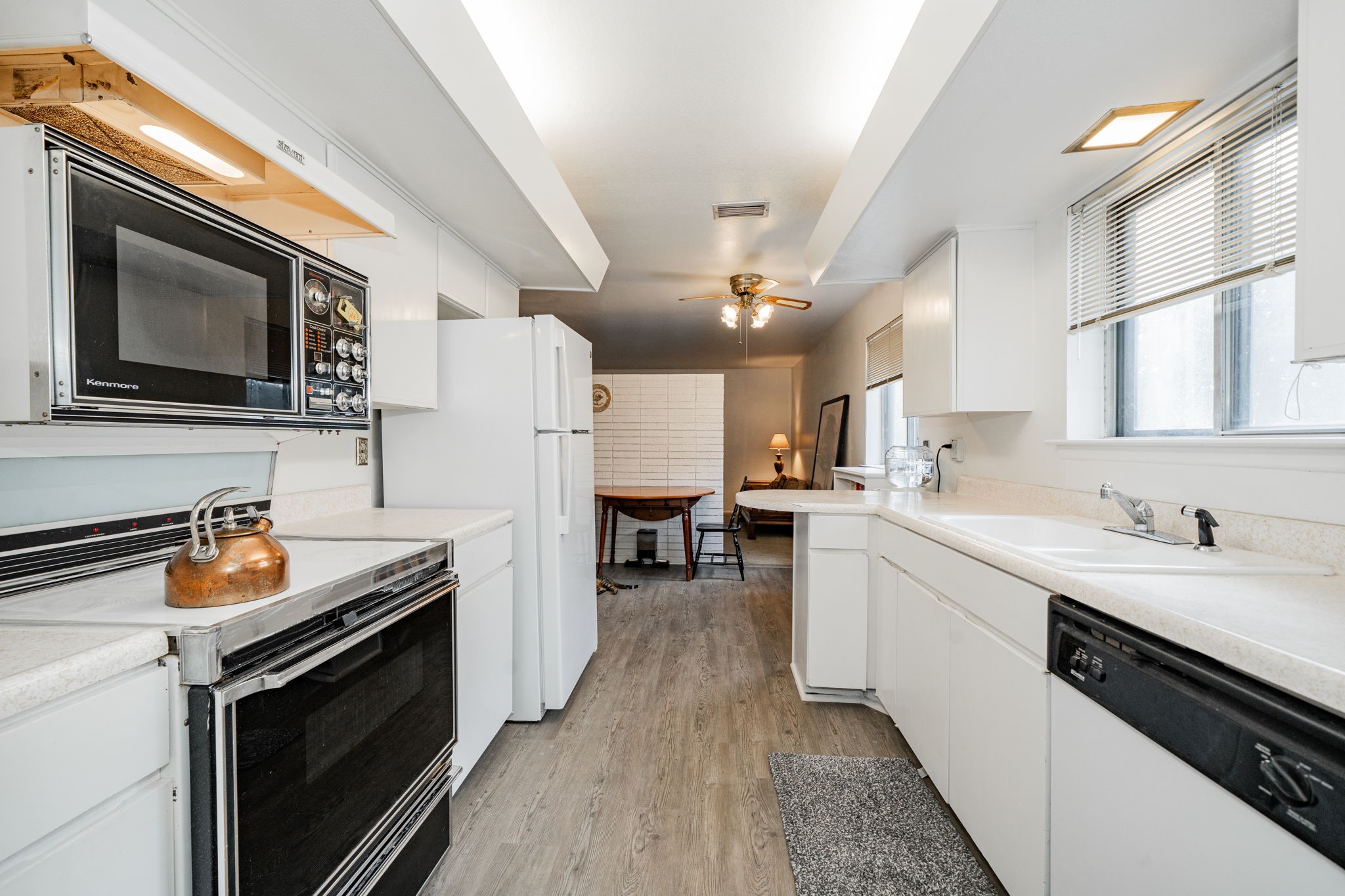 1759 Gross Road