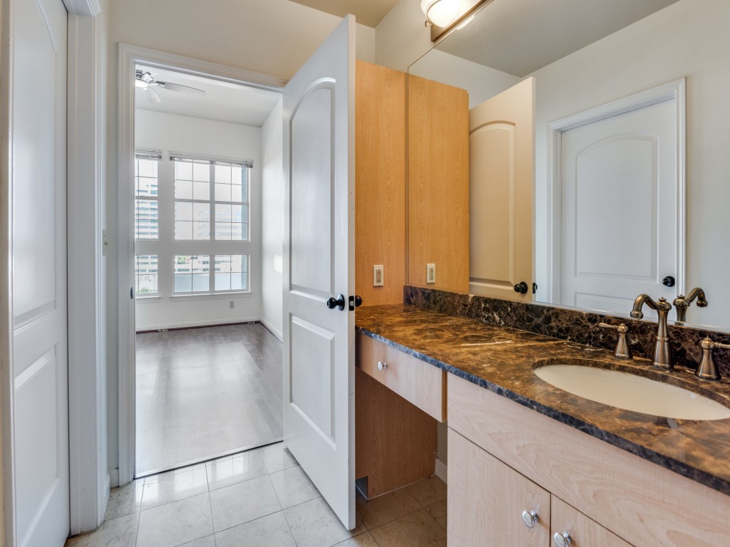 3225 Turtle Creek Boulevard 1136