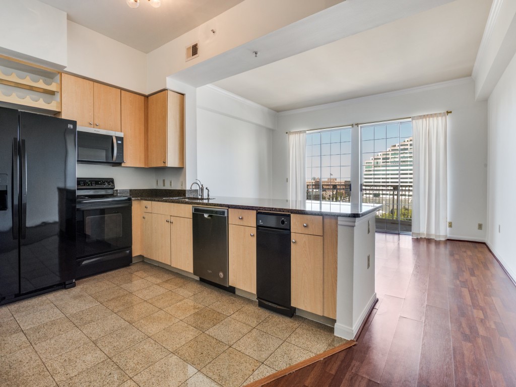 3225 Turtle Creek Boulevard 1136