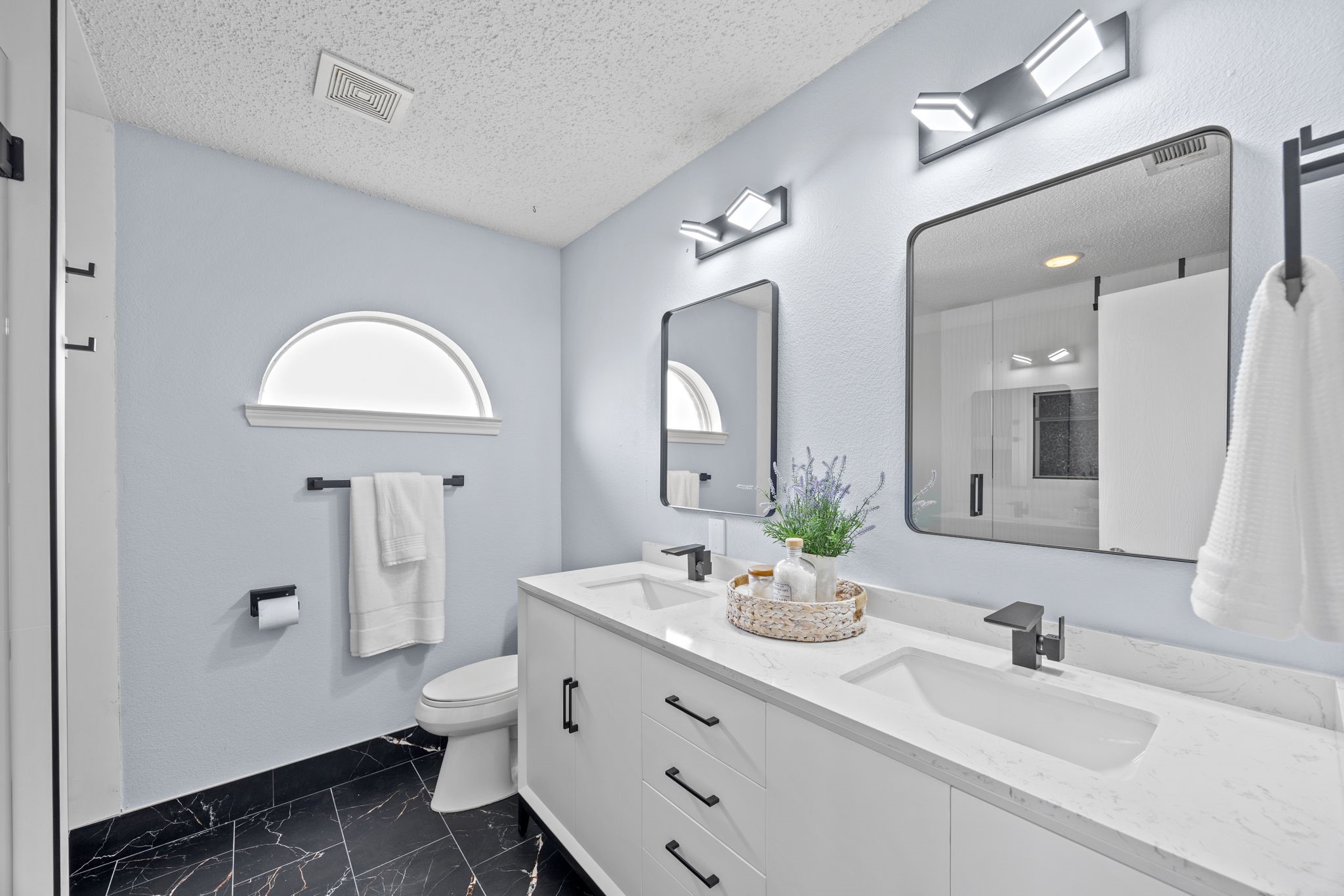 1930 Silver View Lane