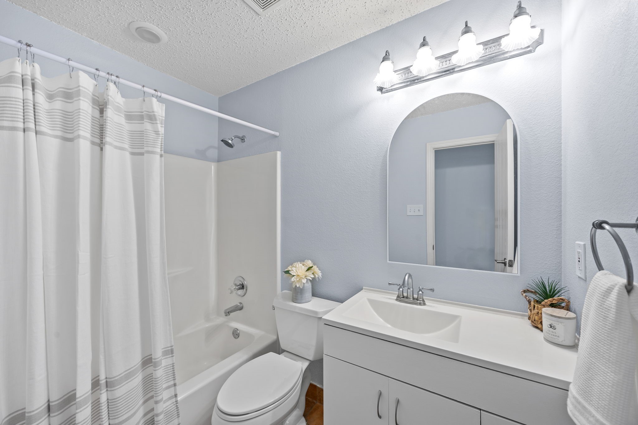 1930 Silver View Lane