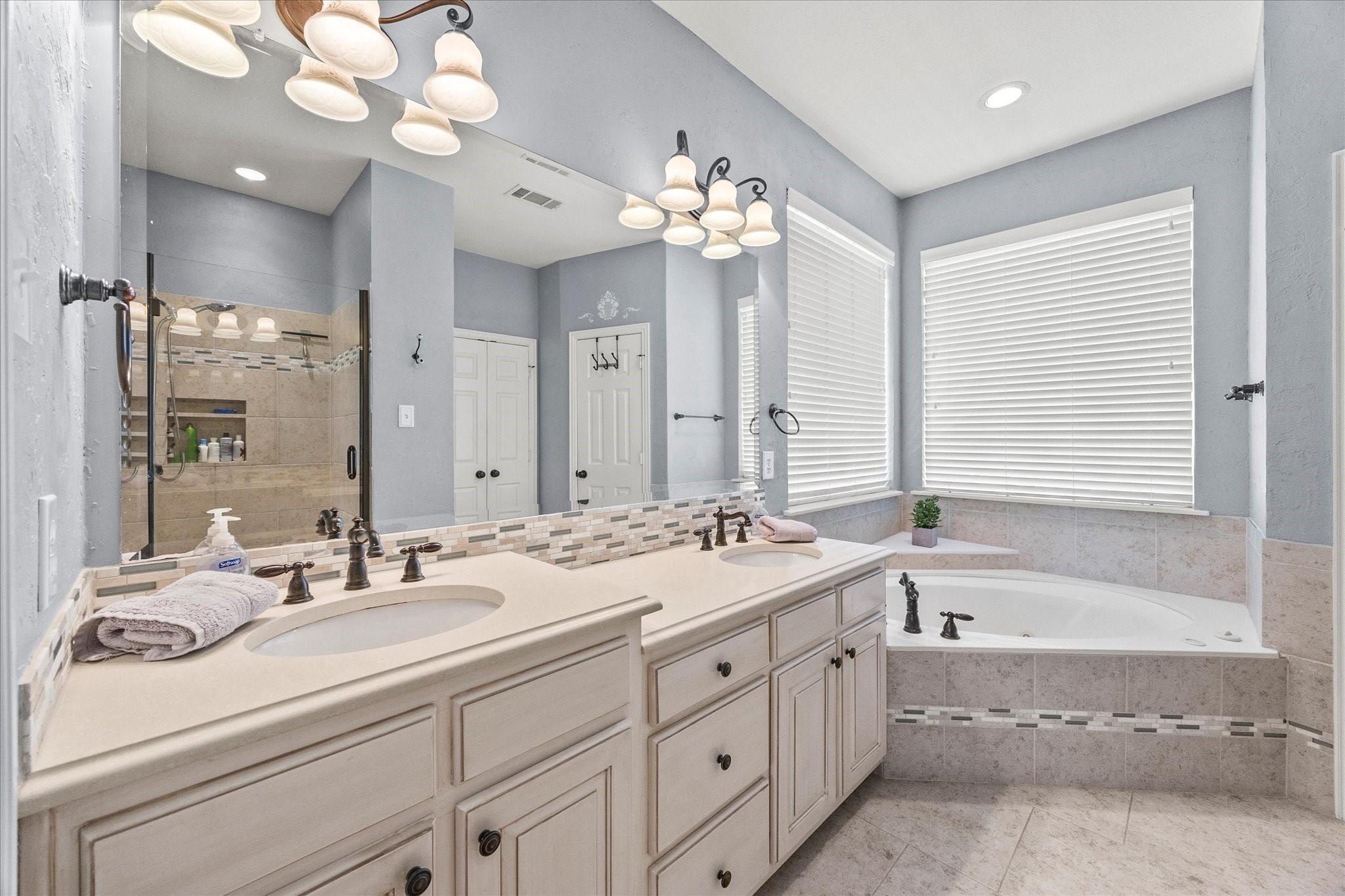 425 Chippendale Drive