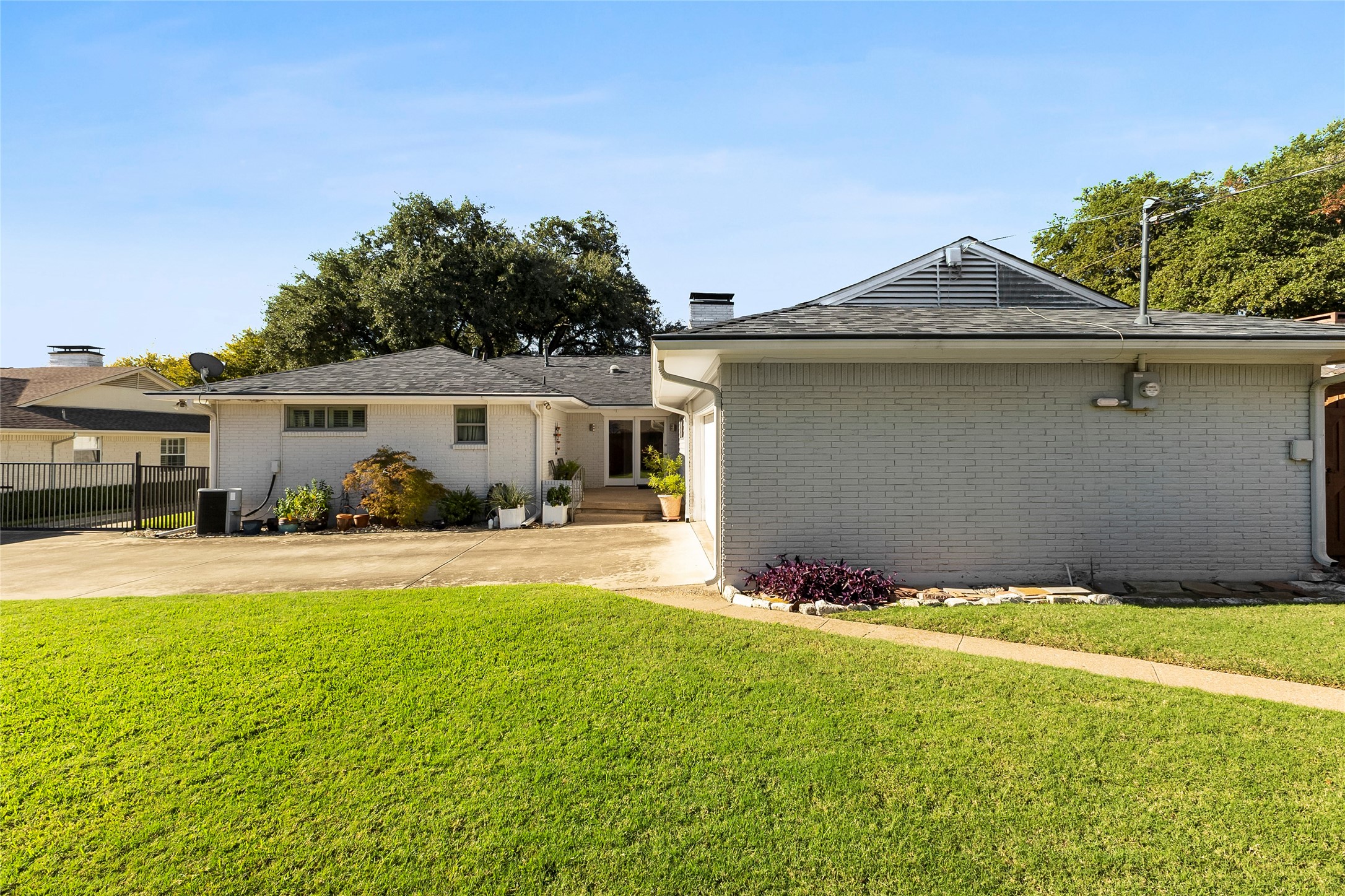 6305 Annapolis Lane