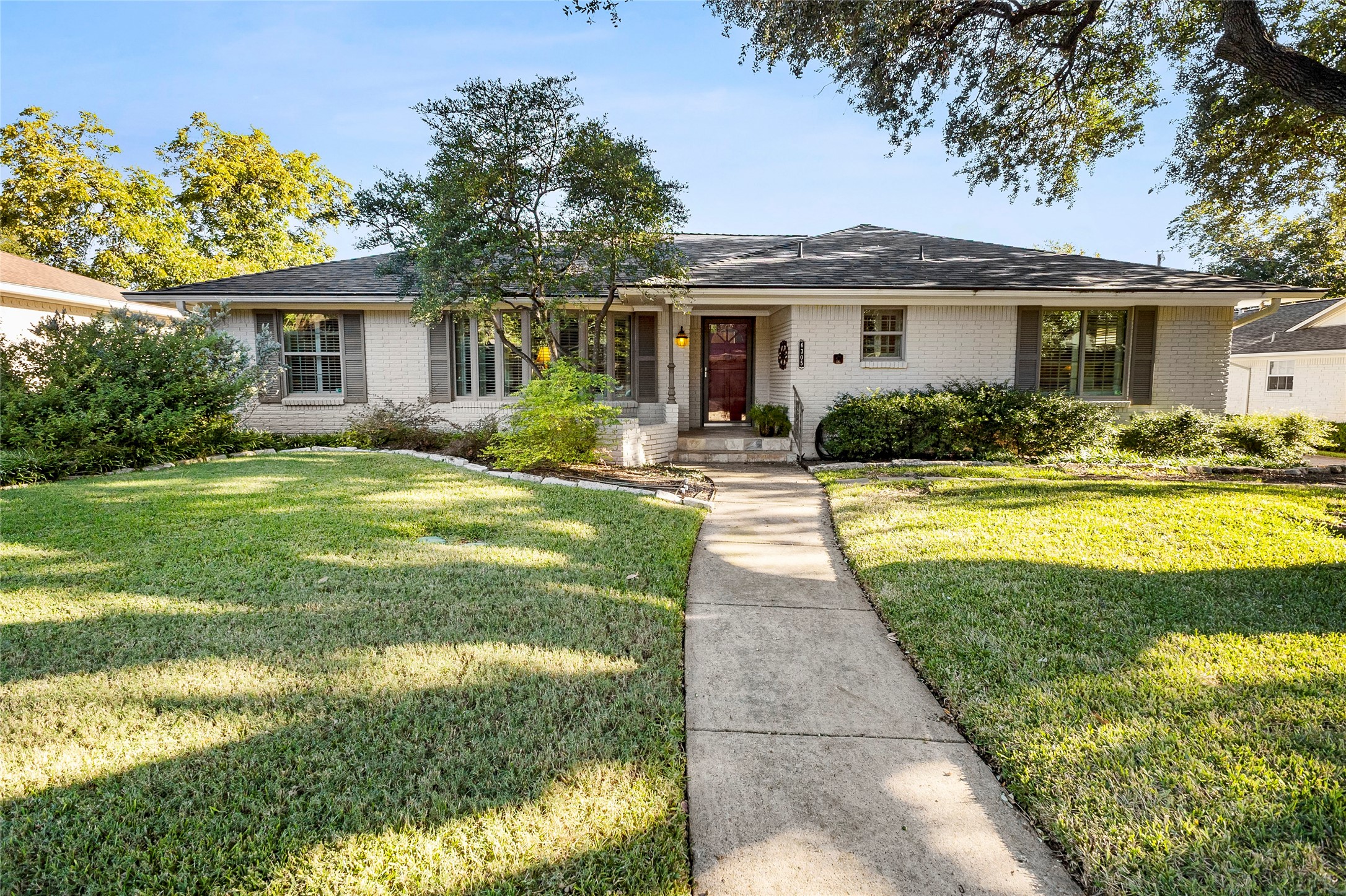 6305 Annapolis Lane