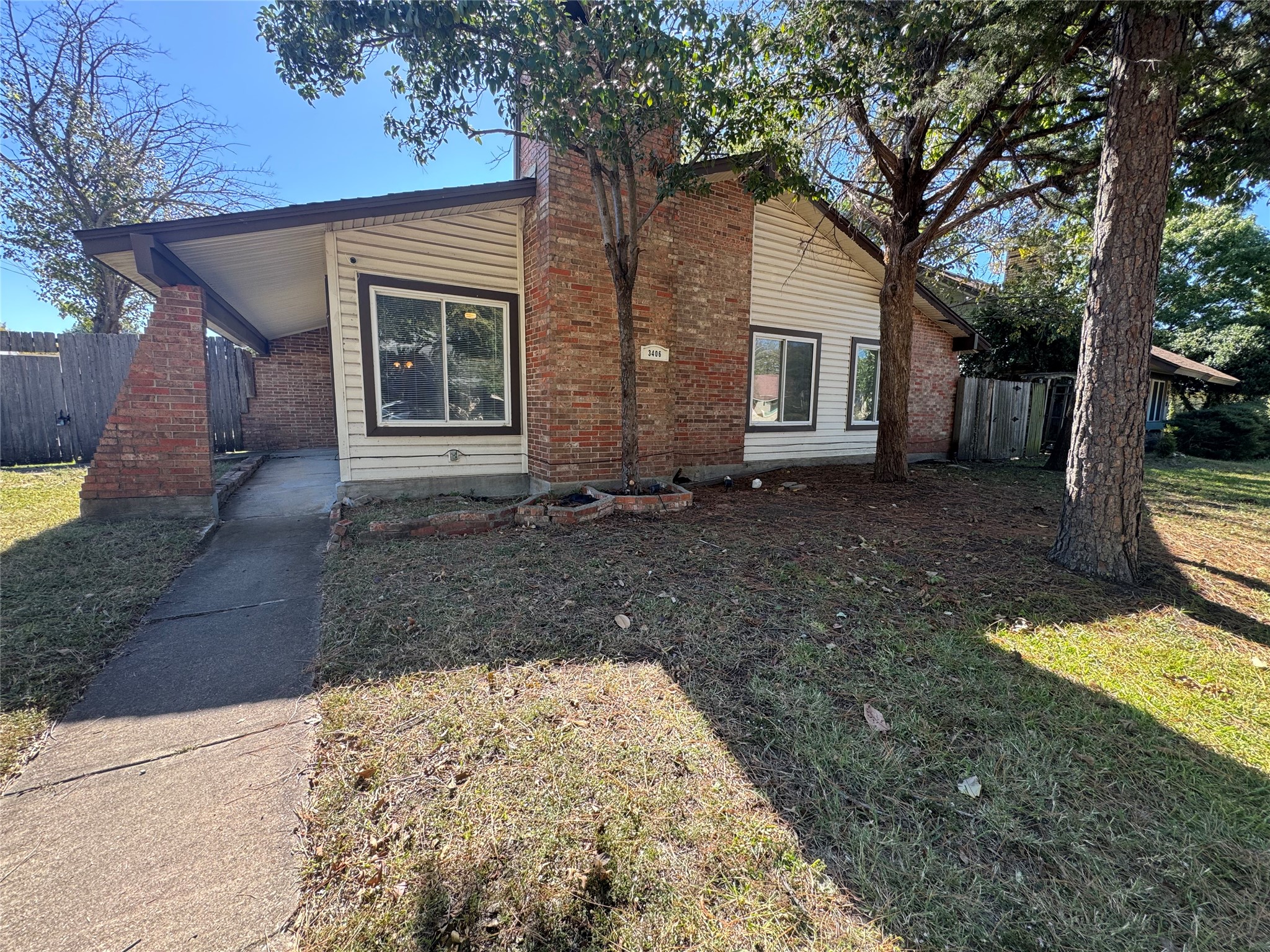 3406 Ivanhoe Lane