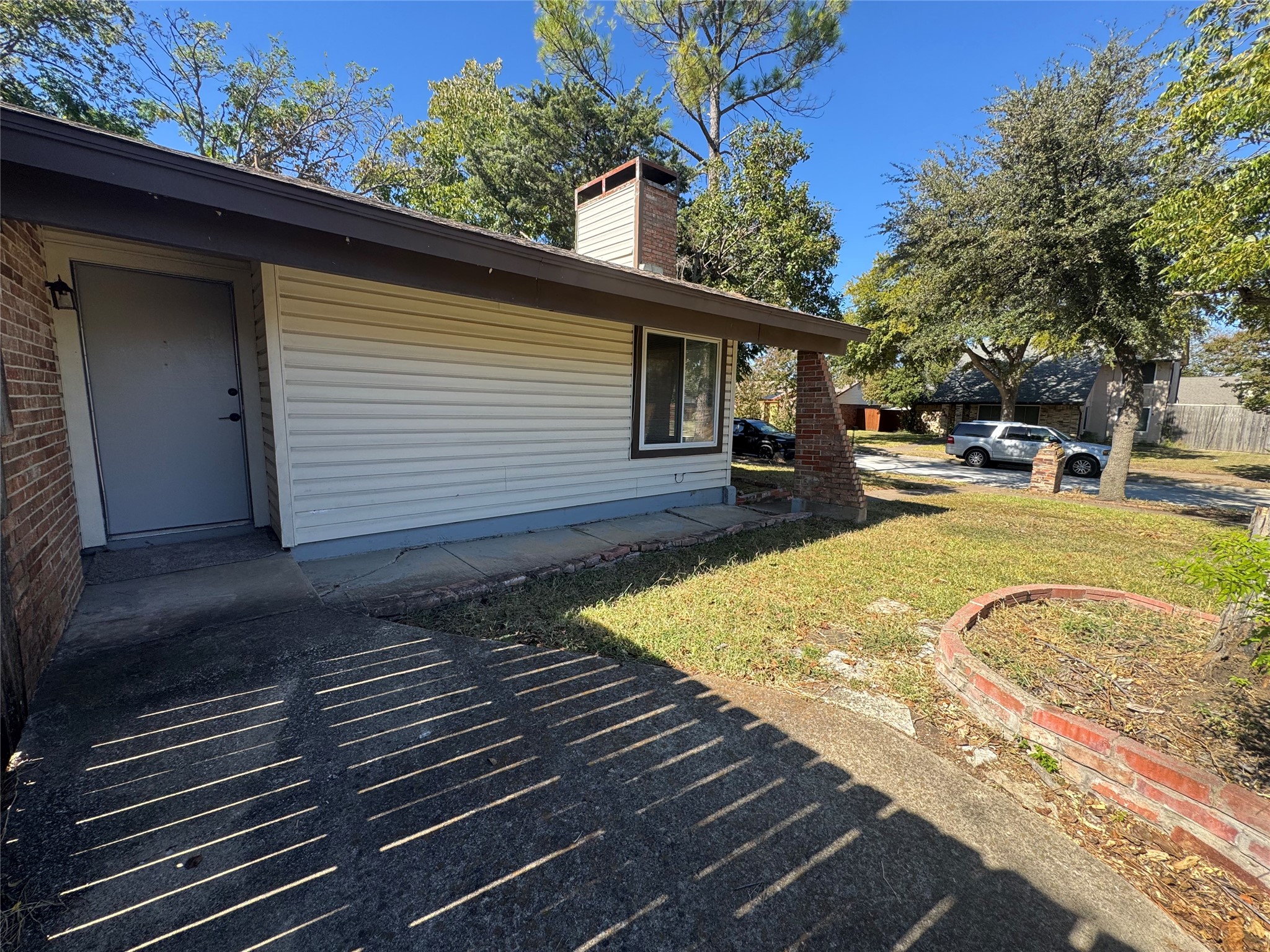 3406 Ivanhoe Lane