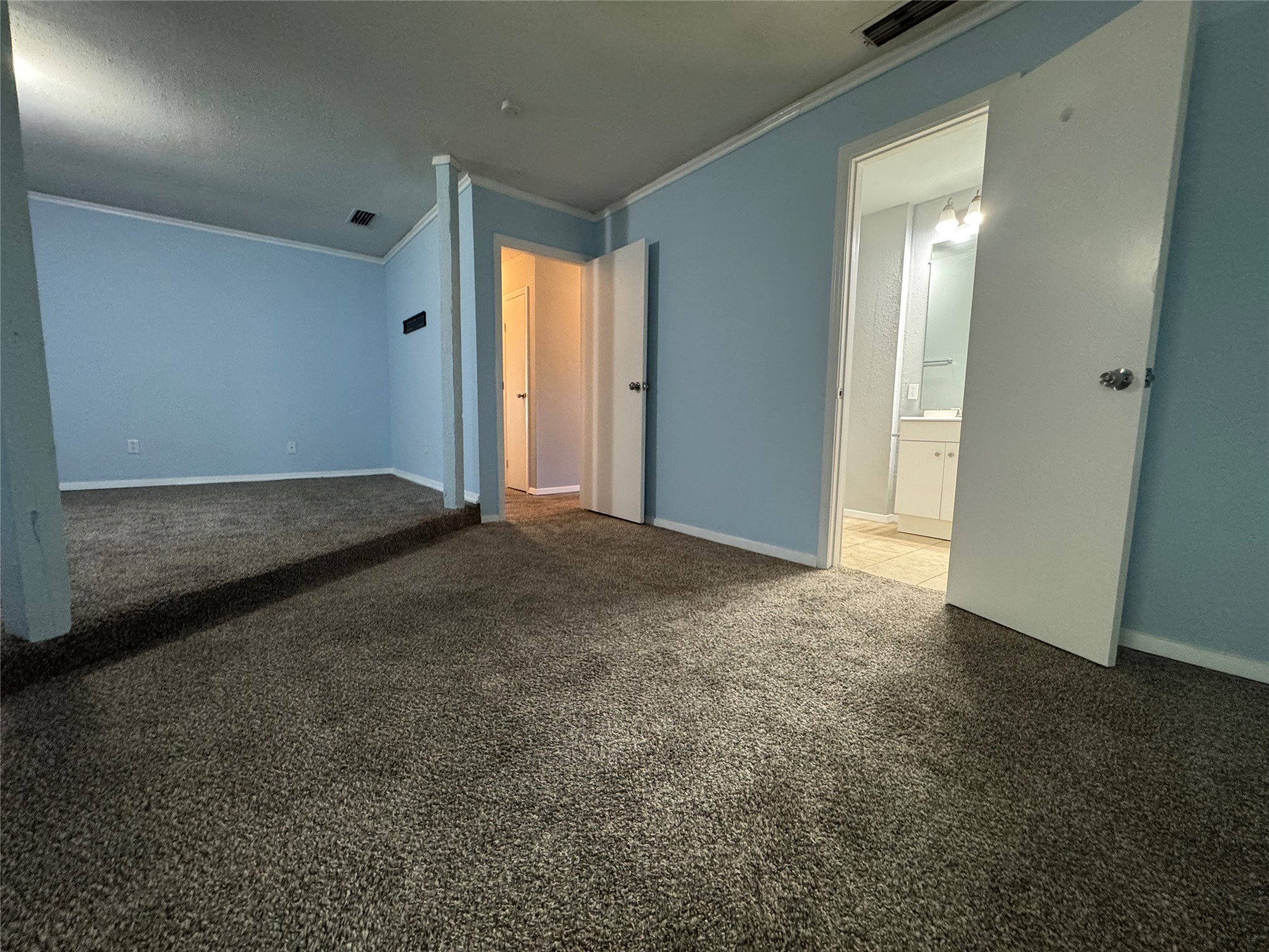 3406 Ivanhoe Lane