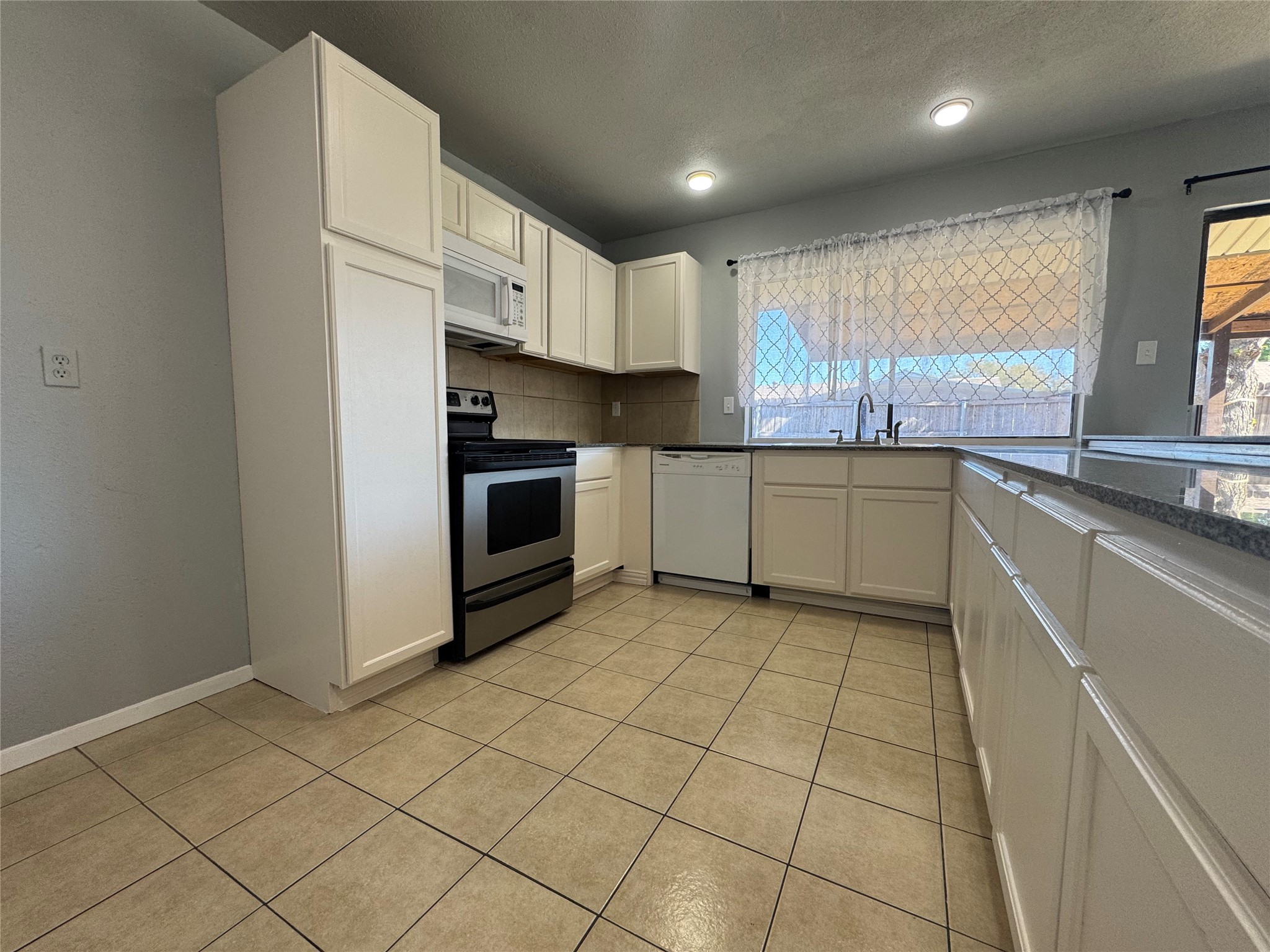 3406 Ivanhoe Lane