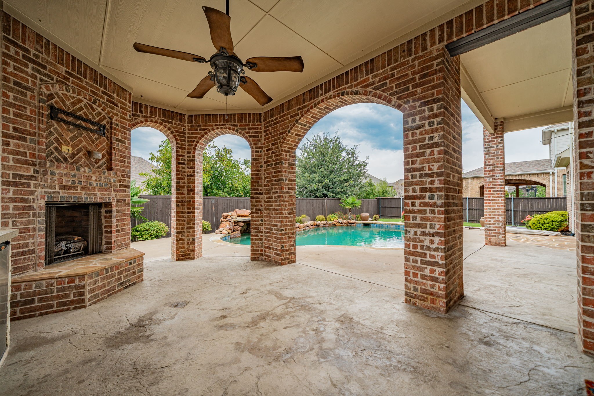 668 Featherstone Drive