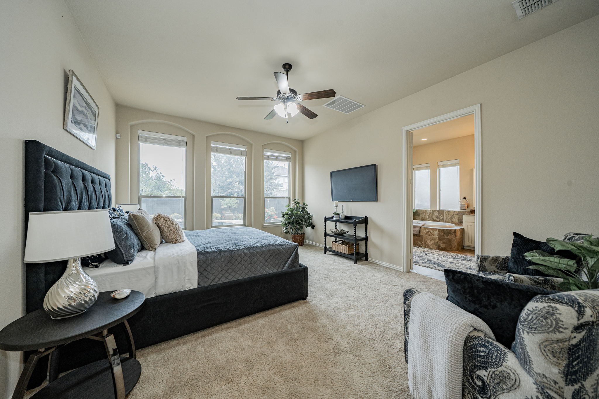 668 Featherstone Drive