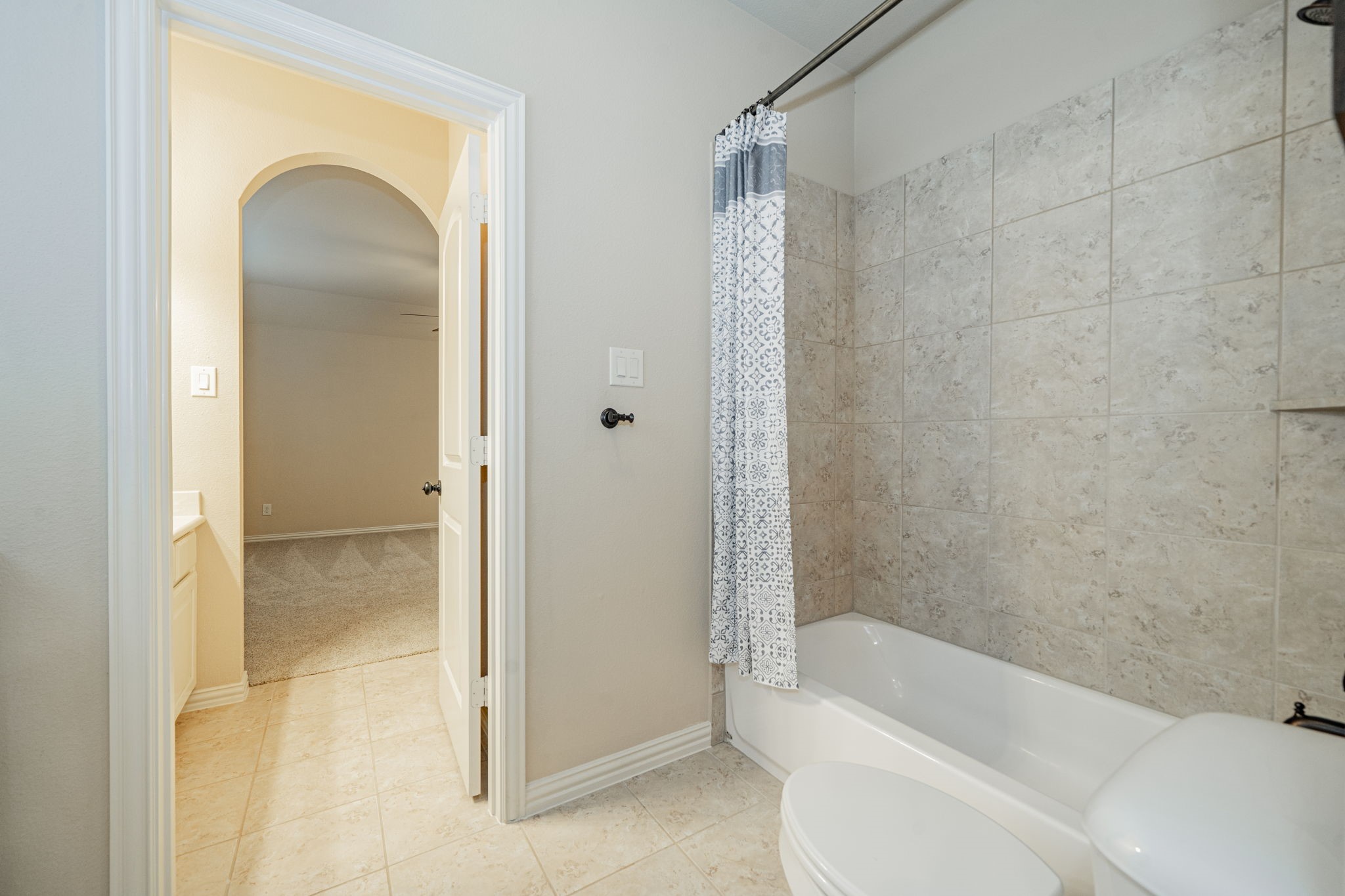 668 Featherstone Drive