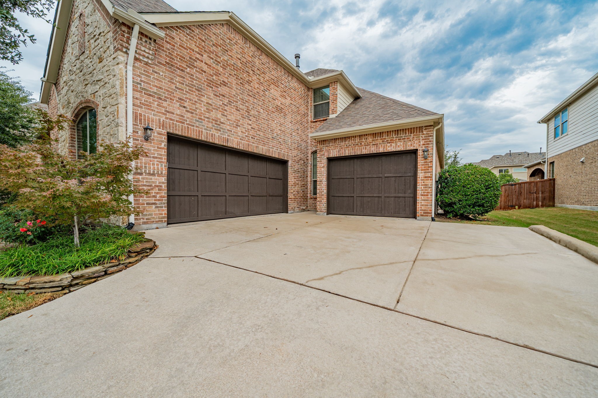 668 Featherstone Drive