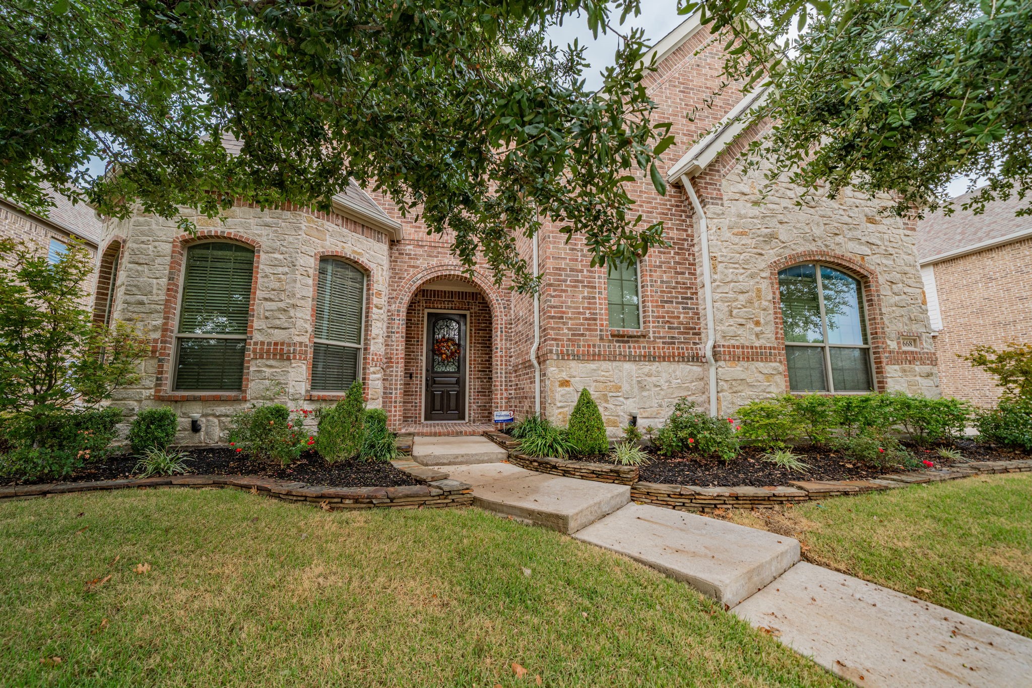 668 Featherstone Drive