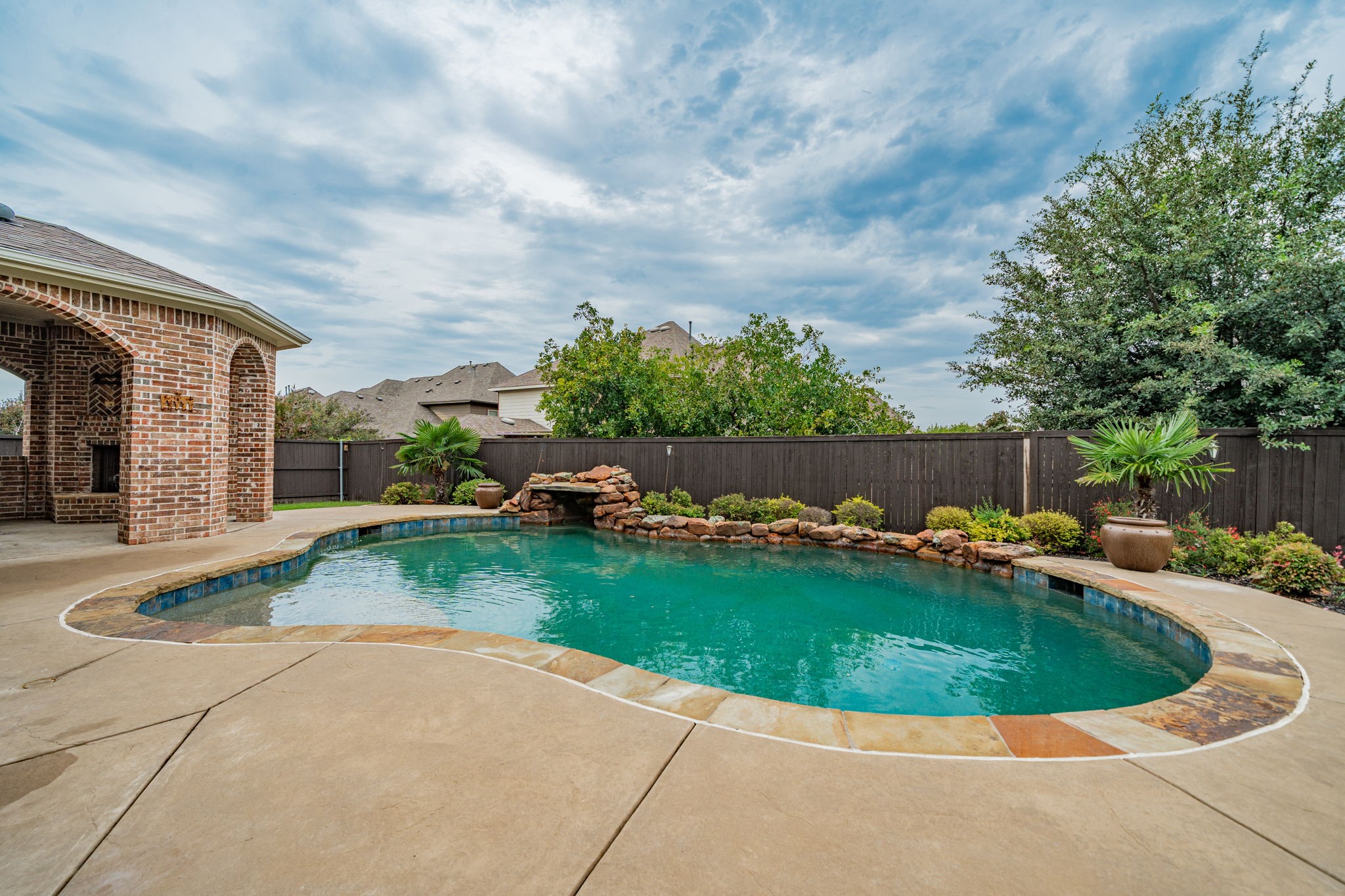 668 Featherstone Drive