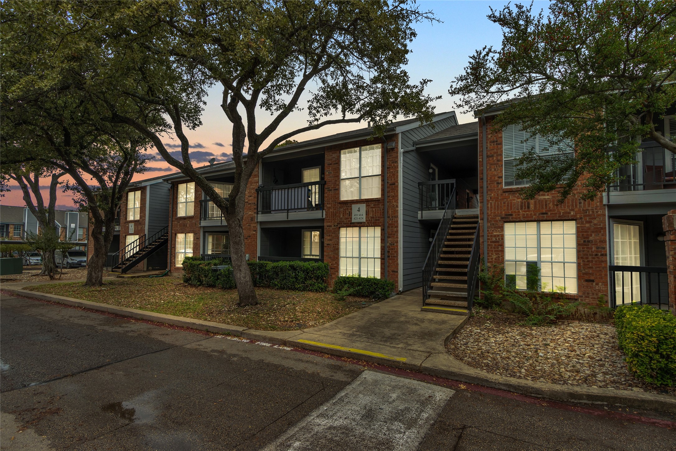 18333 Roehampton Drive 423