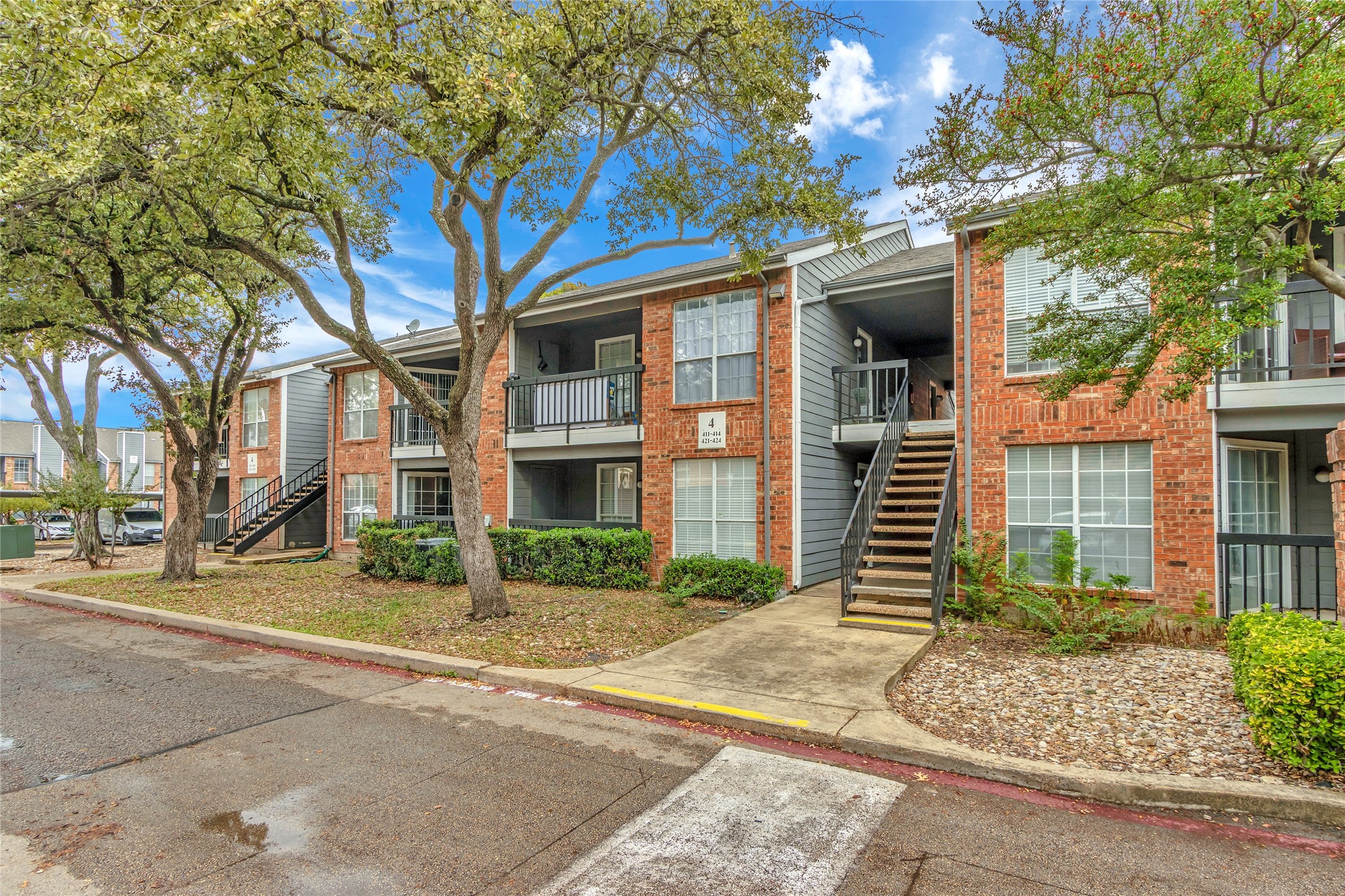 18333 Roehampton Drive 423