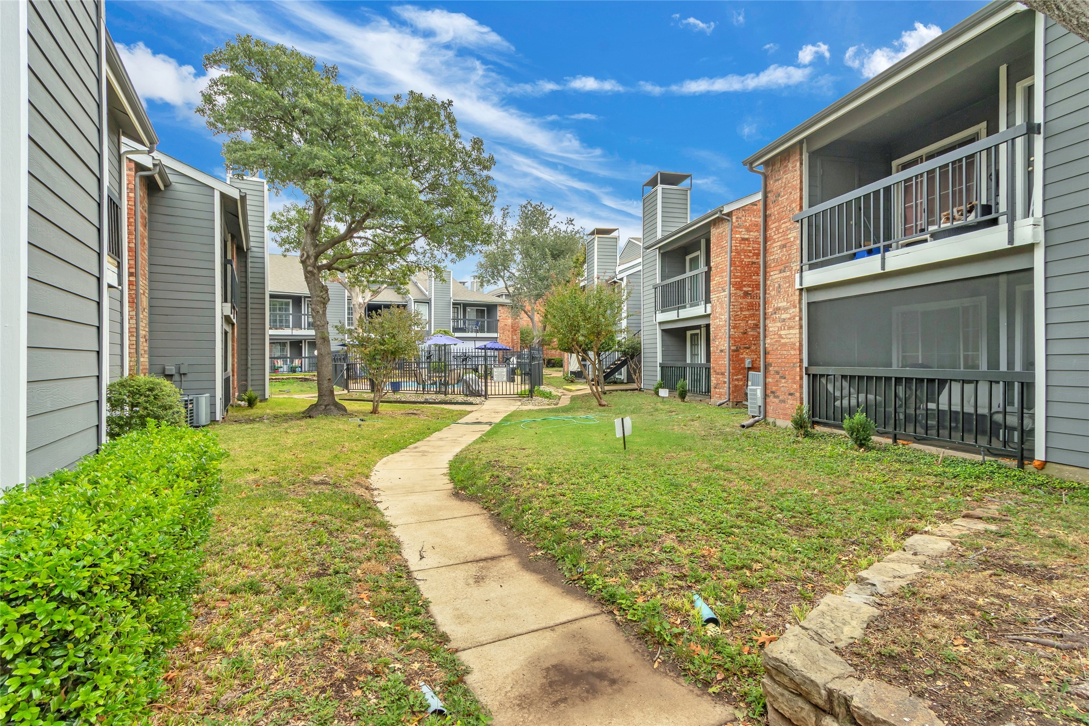 18333 Roehampton Drive 423
