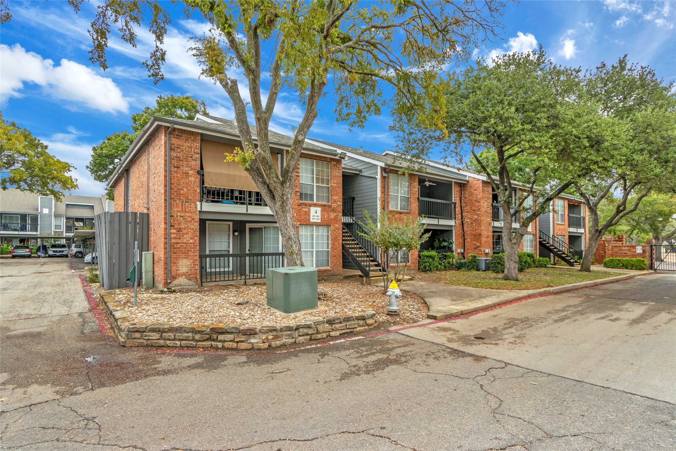 18333 Roehampton Drive 423