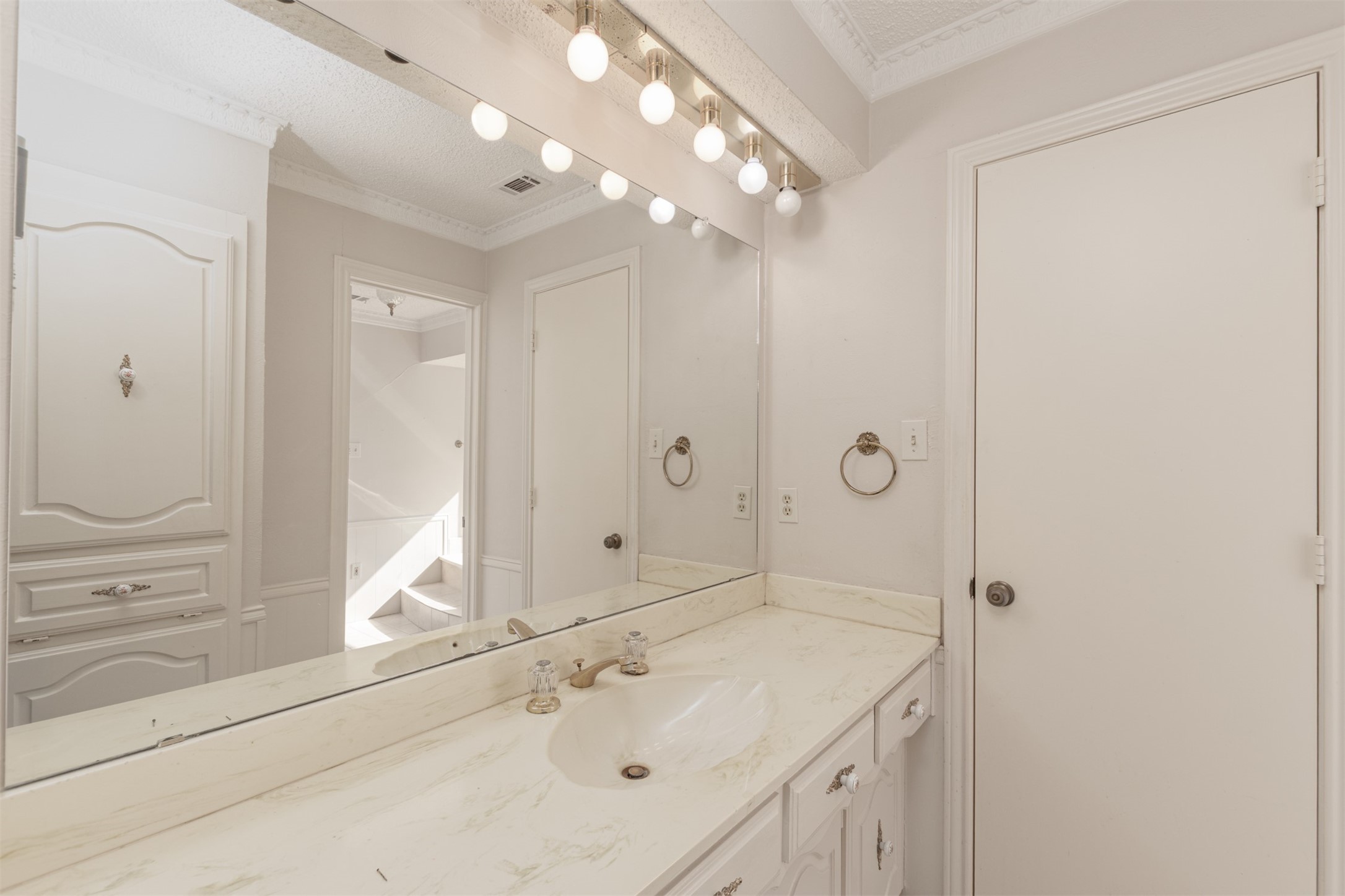 9064 Maple Glen Drive