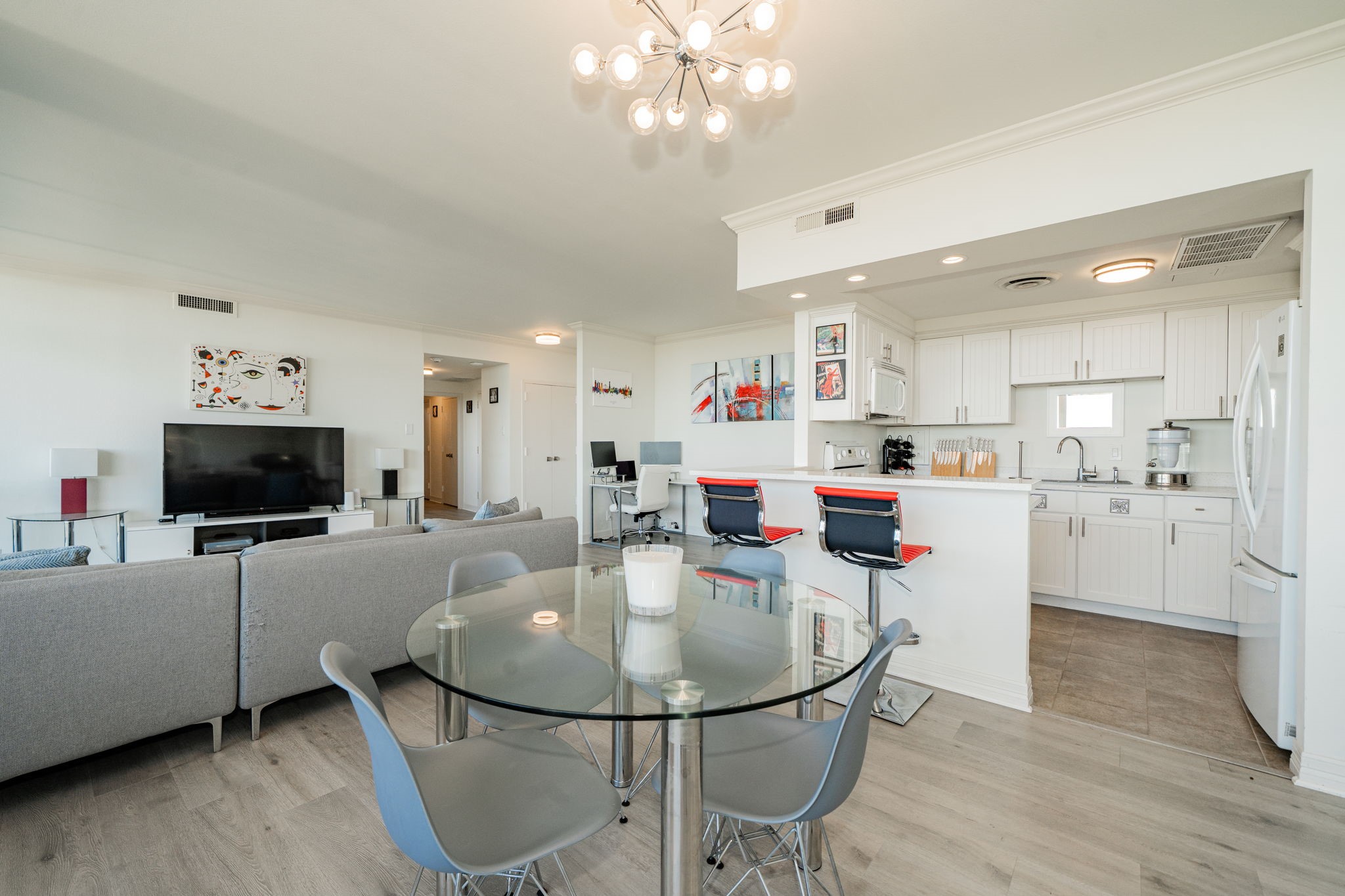 6211 W Northwest Highway 1602