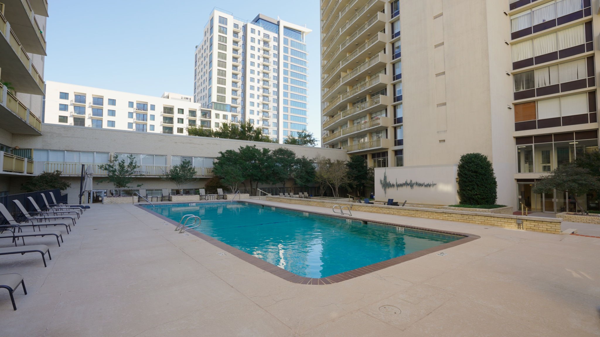 6211 W Northwest Highway 1602