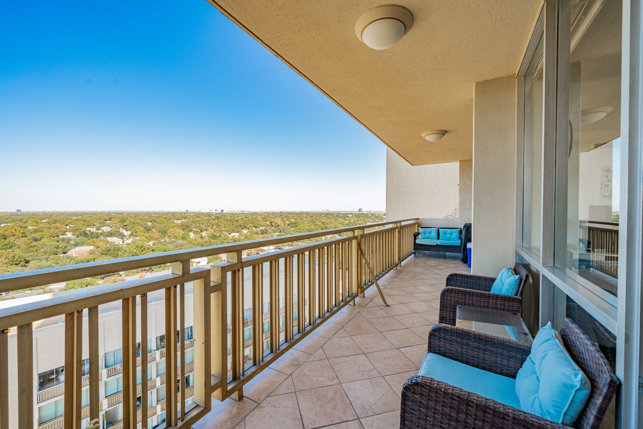 6211 W Northwest Highway 1602