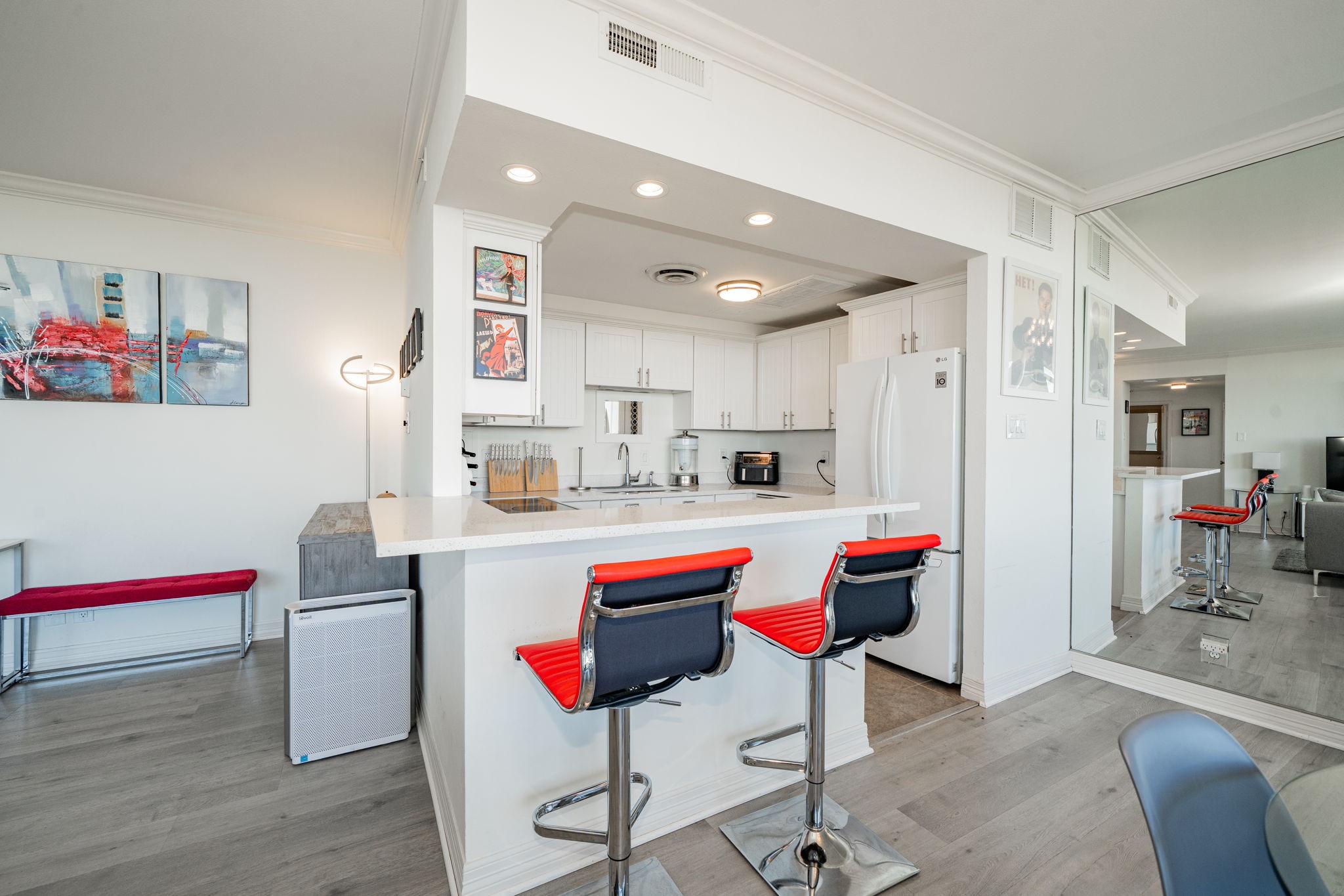 6211 W Northwest Highway 1602