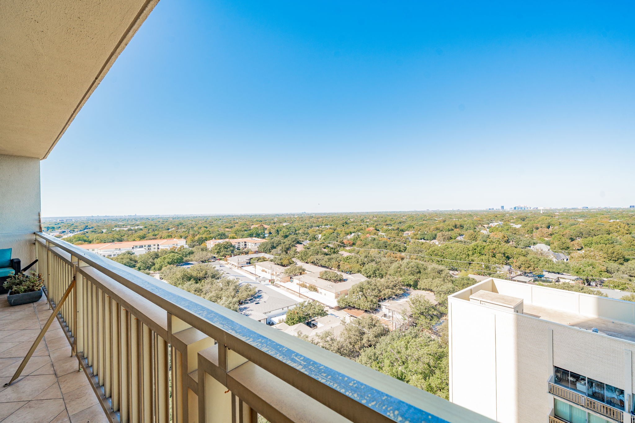 6211 W Northwest Highway 1602